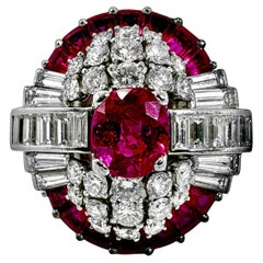 Bague de cocktail en rubis et diamants de Birmanie du milieu du 20e siècle par Oscar Heyman Brothers