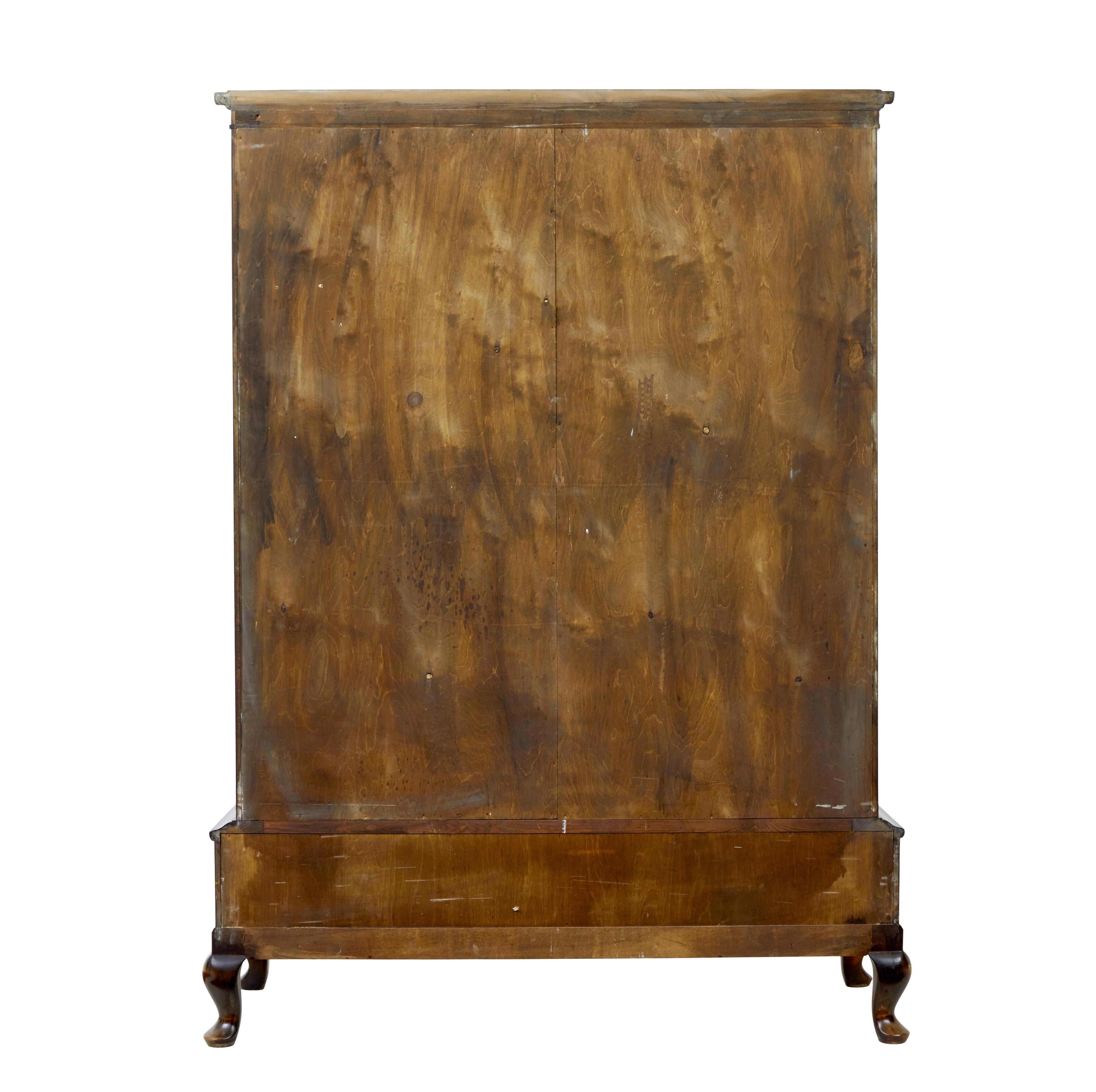 Sculpté Armoire en loupe de bouleau du milieu du 20e siècle par Bodafors en vente