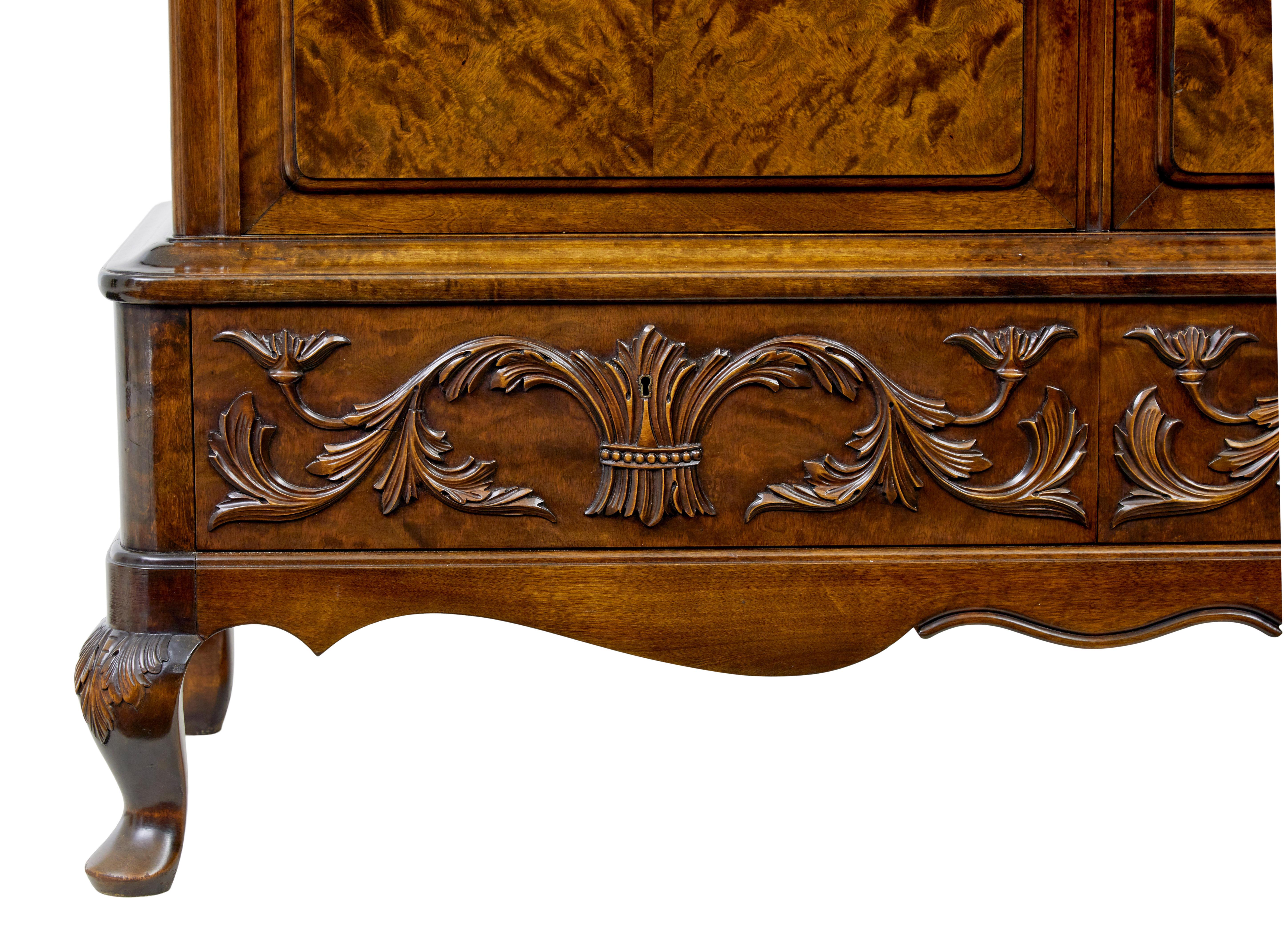 Bouleau Armoire en loupe de bouleau du milieu du 20e siècle par Bodafors en vente