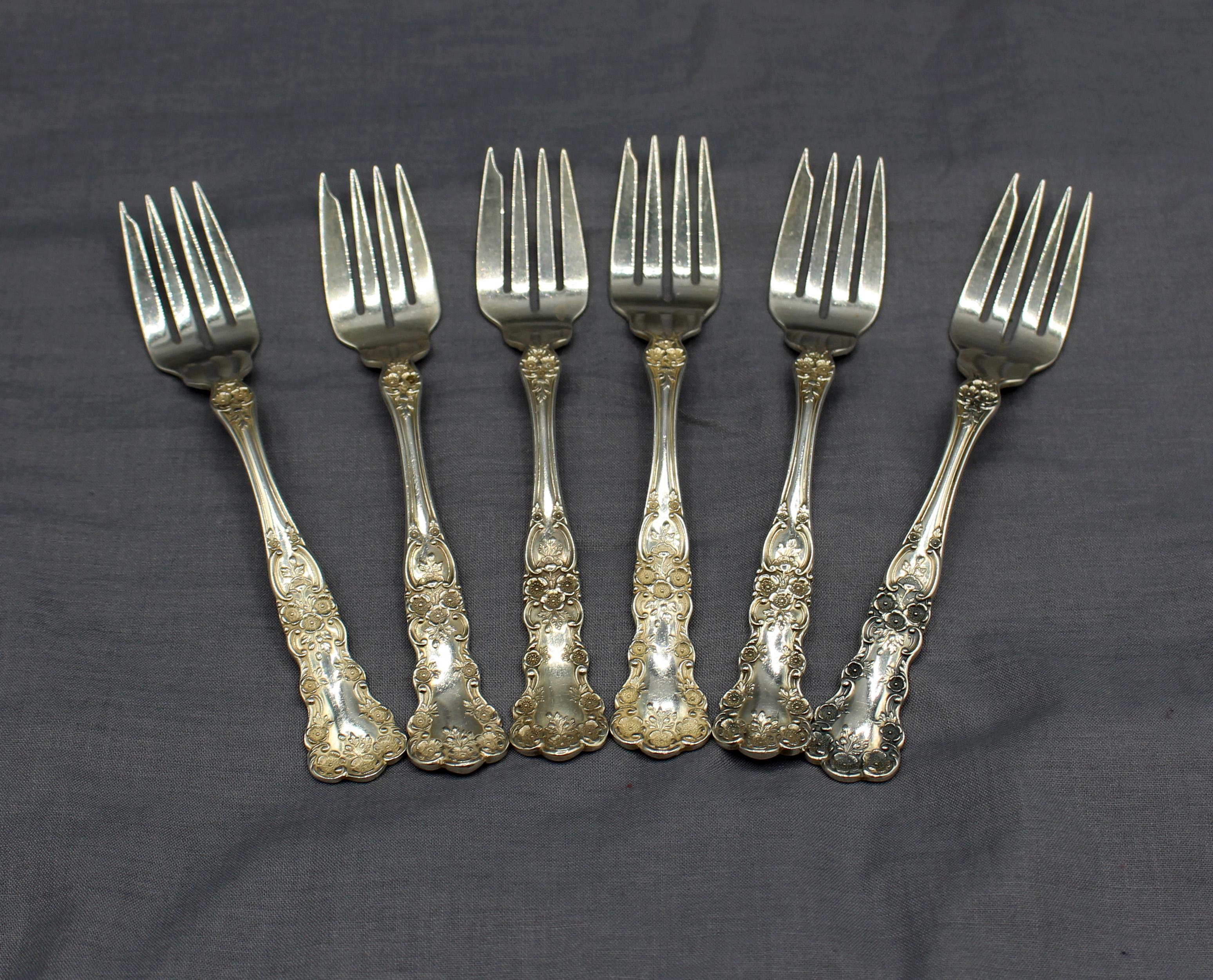 Mid-20th Century Buttercup Pattern Gorham Sterling Flatware Set In Good Condition In Chapel Hill, NC