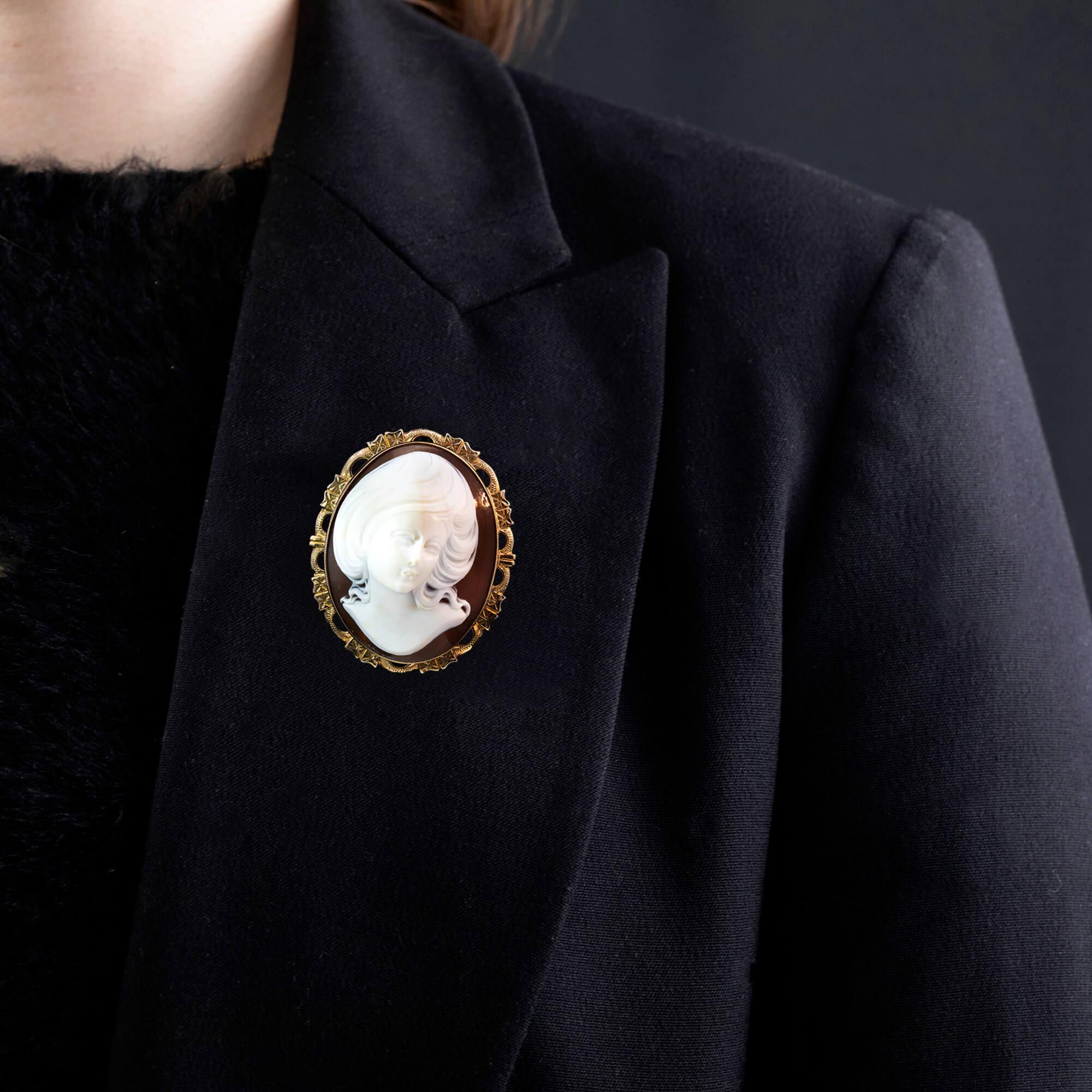 Mid 20th Century Cameo Brooch Circa 1950s For Sale 1