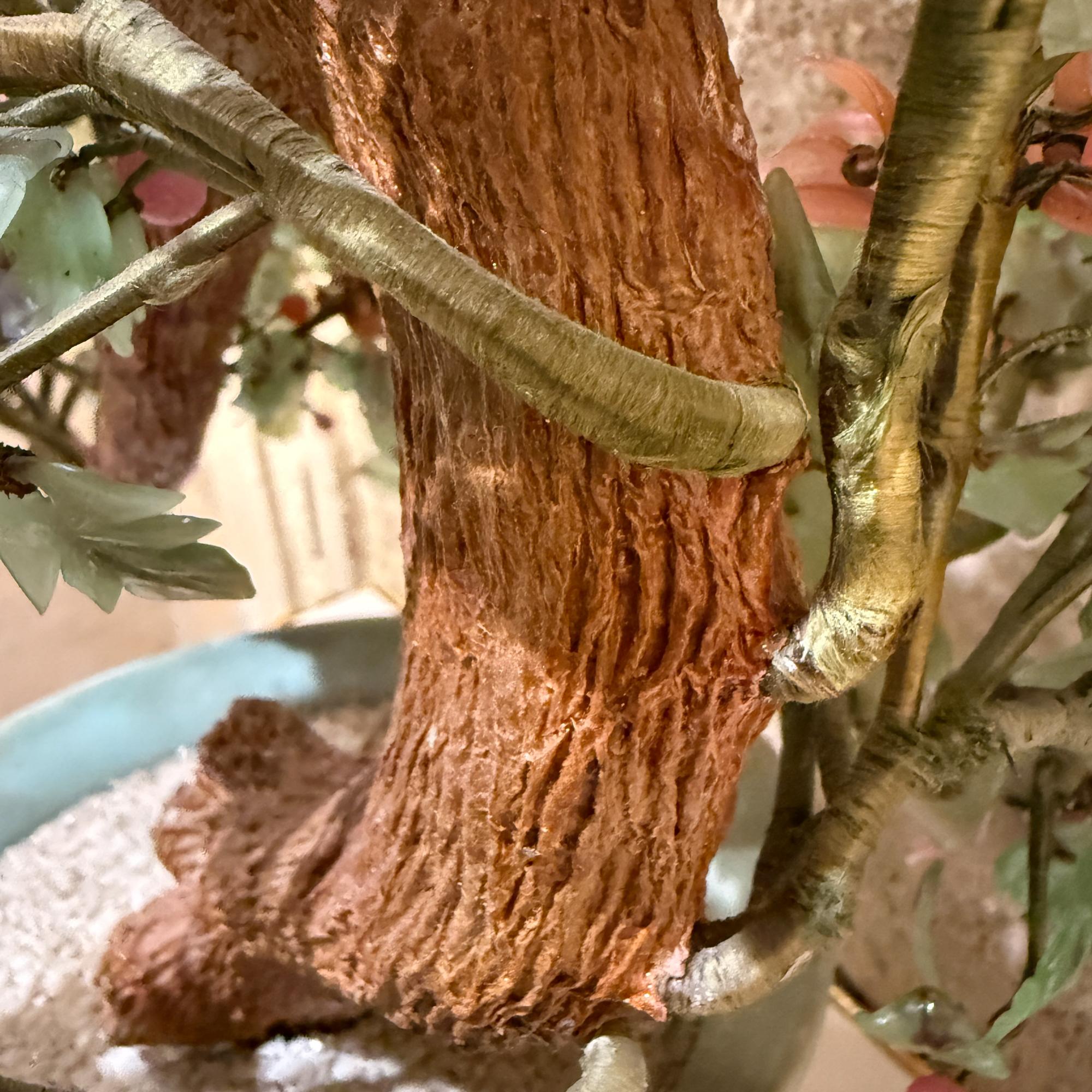 Bonsai di giada in pietra multipla intagliata della metà del XX secolo in vendita 7