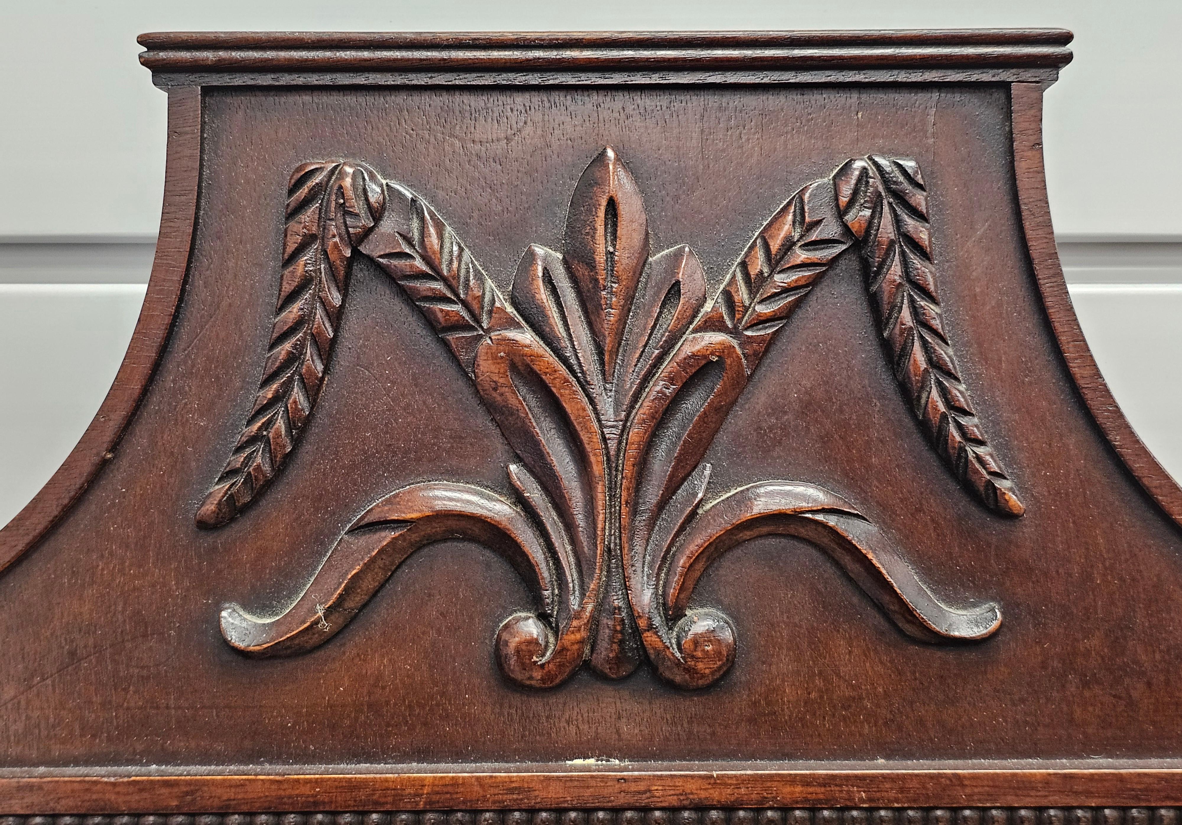 Mid-Century moderno Mid 20th Century Carved Wheat Grass Mahogany Frame Wall Mirror in vendita