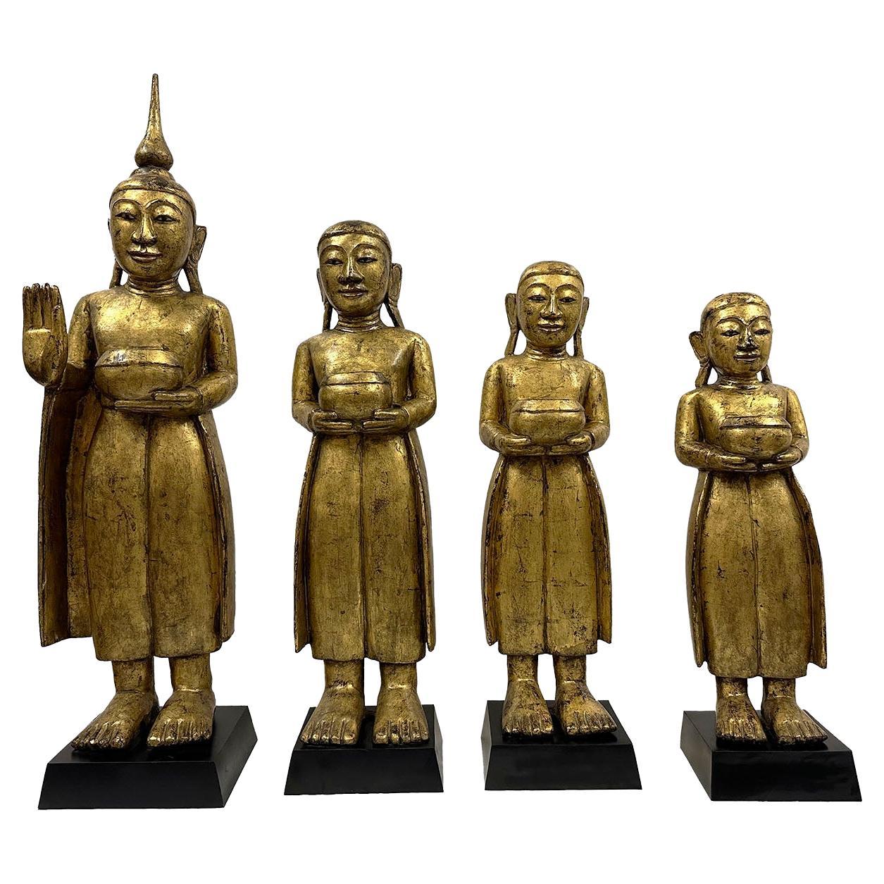 Mitte des 20. Jahrhunderts geschnitzt Holz vergoldet Stehende Thai-Buddha-Statuen, Satz von 4