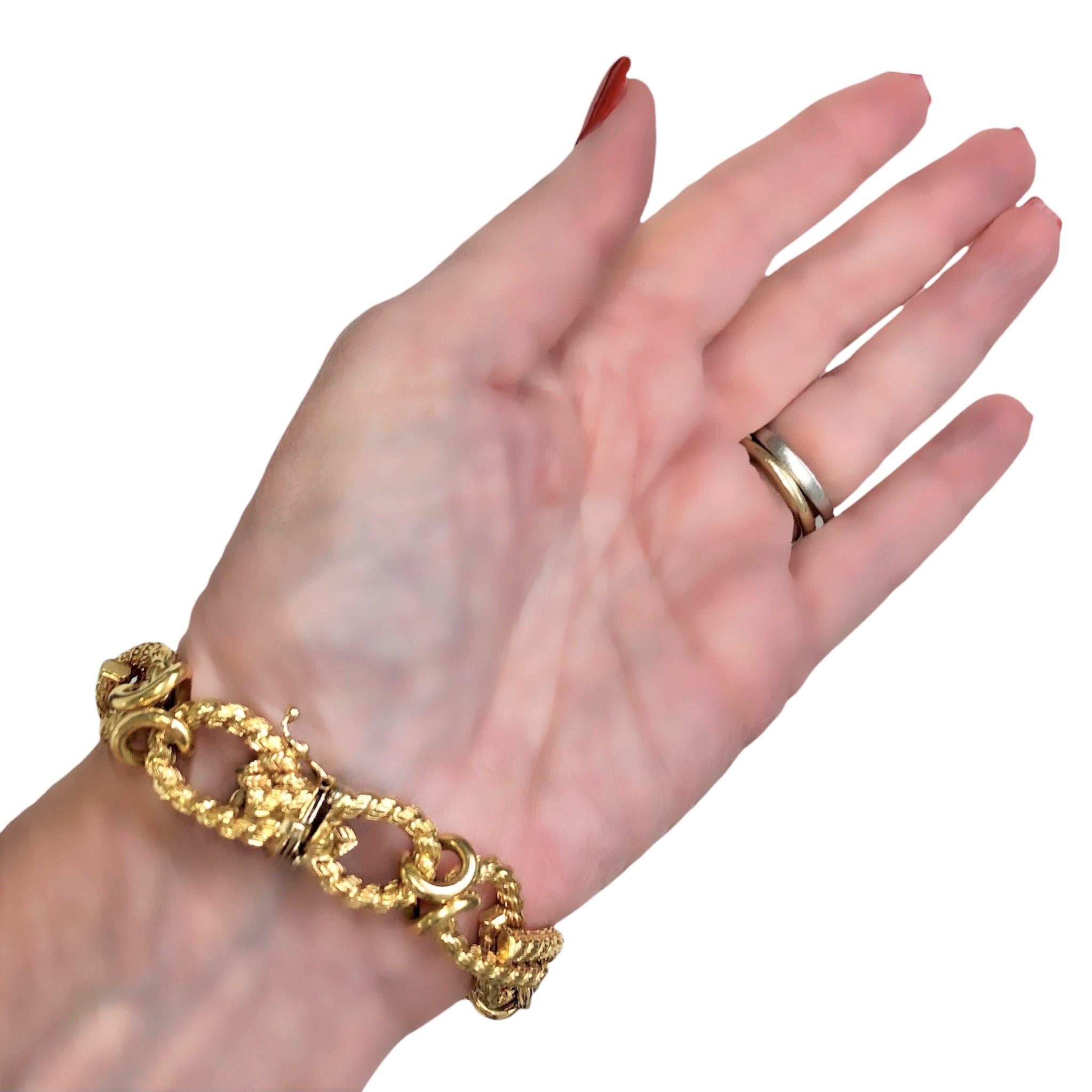 Mid-20th Century Casual Eternity Link 18k Gold Bracelet 6