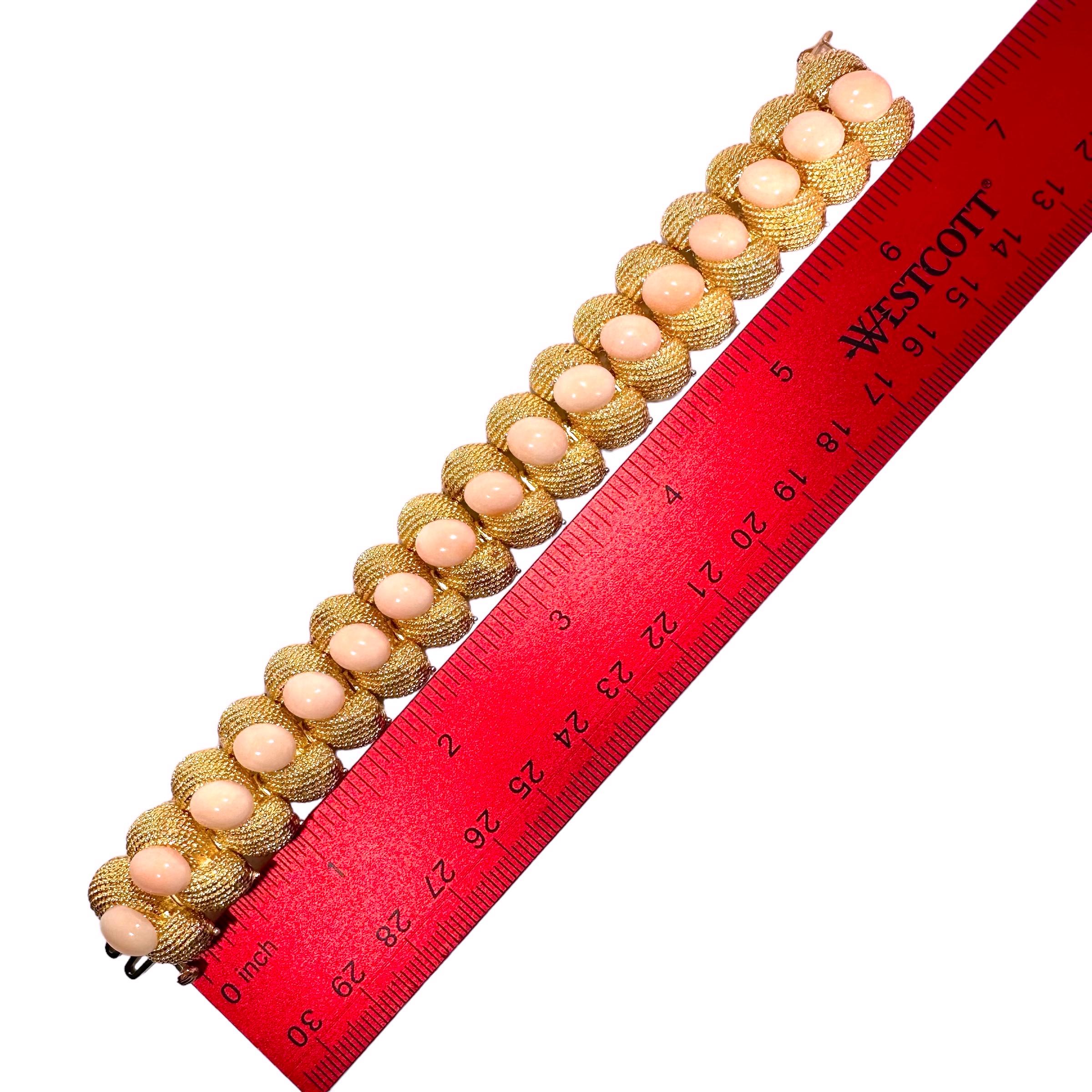 Cabochon Mid-20th Century Casual Yet Elegant 18k Yellow Gold & Angel Skin Coral Bracelet For Sale