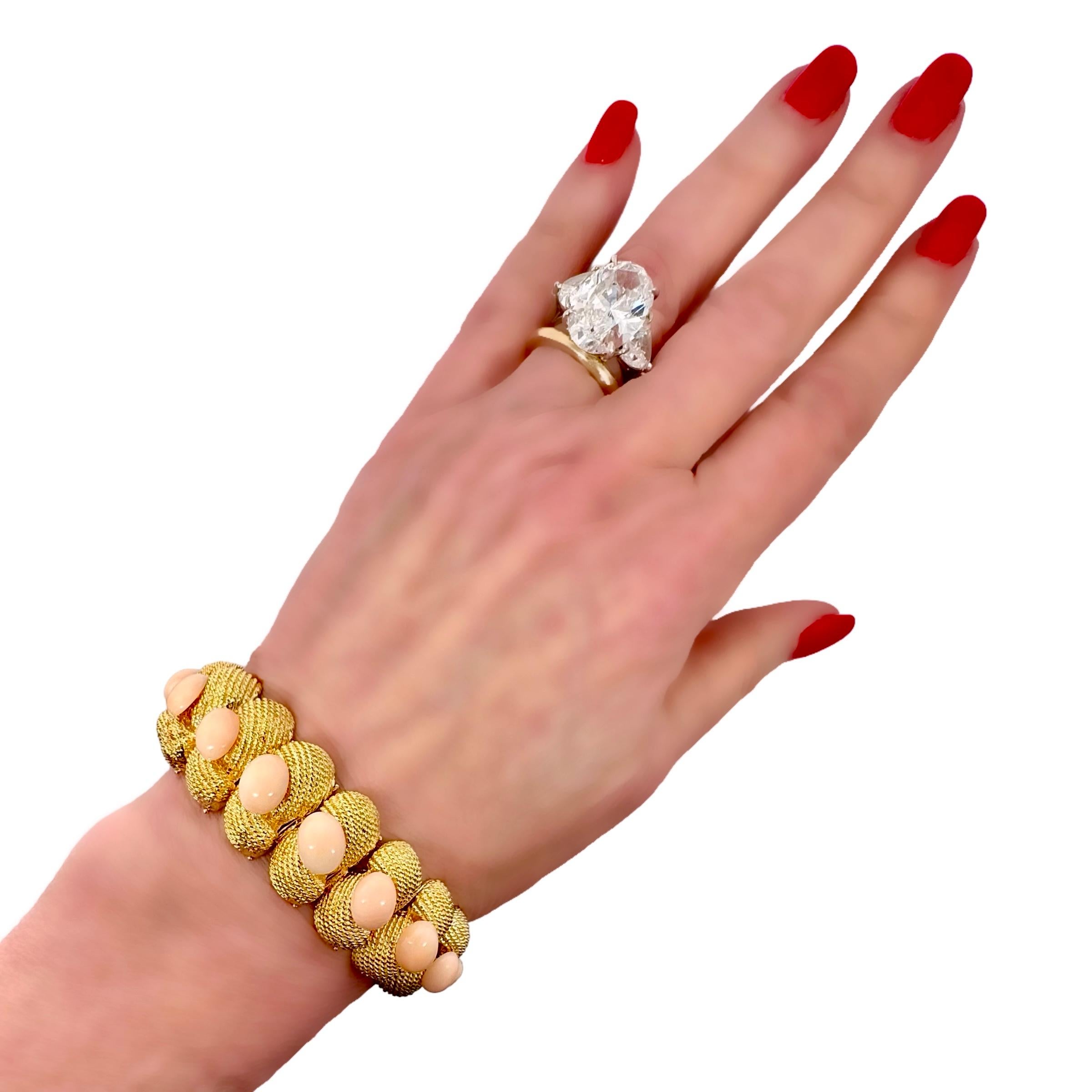 Women's Mid-20th Century Casual Yet Elegant 18k Yellow Gold & Angel Skin Coral Bracelet For Sale