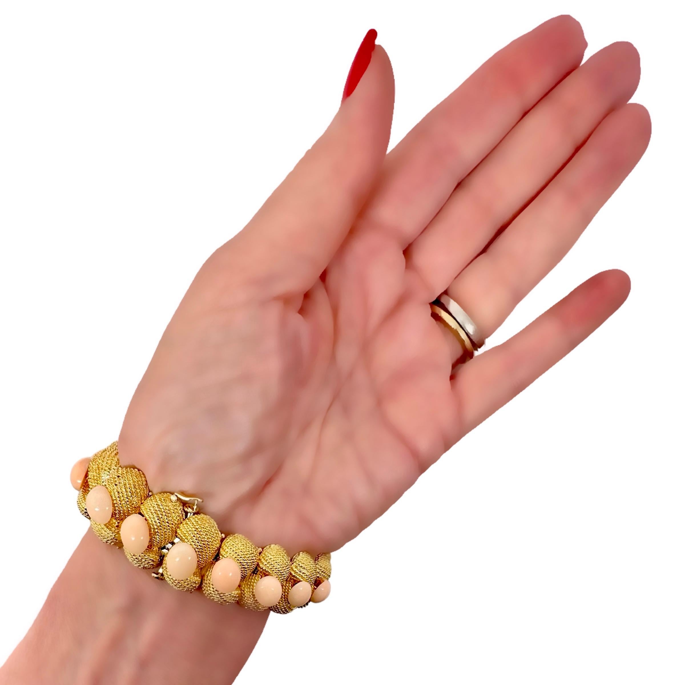 Mid-20th Century Casual Yet Elegant 18k Yellow Gold & Angel Skin Coral Bracelet For Sale 2