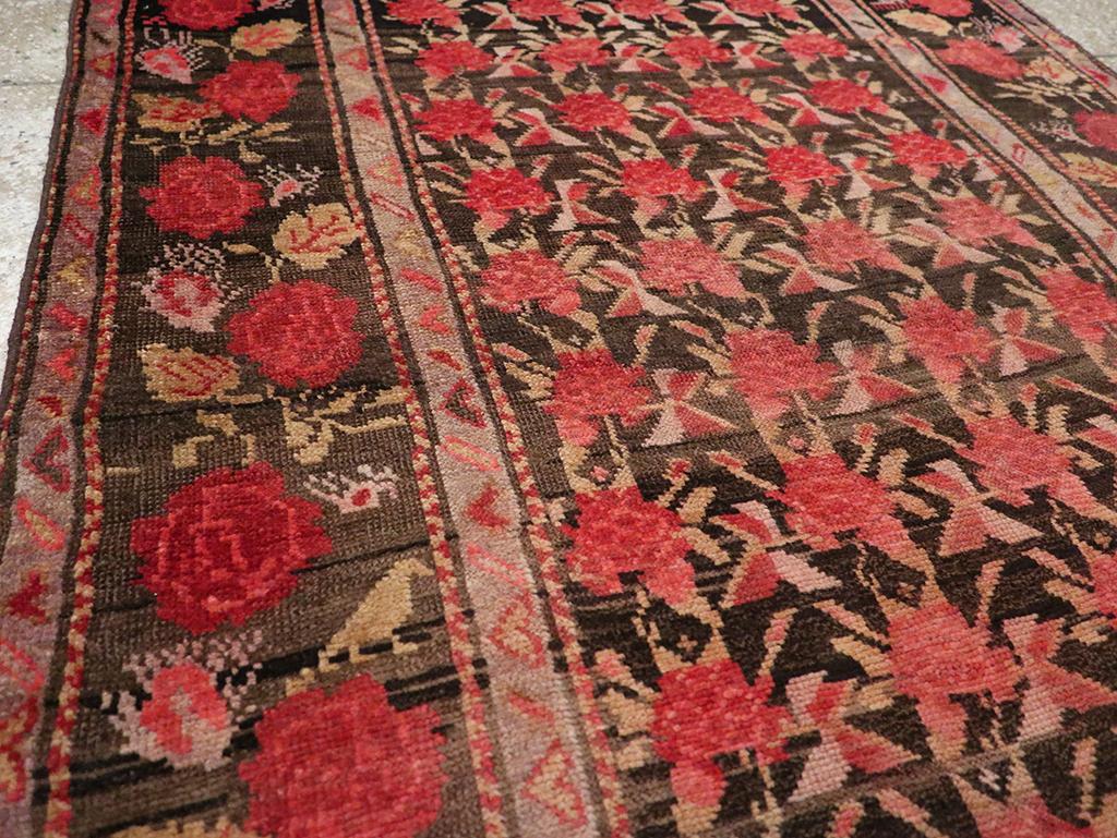 Alfombra de acento caucásica Karabagh de mediados del siglo XX Caucásico en venta