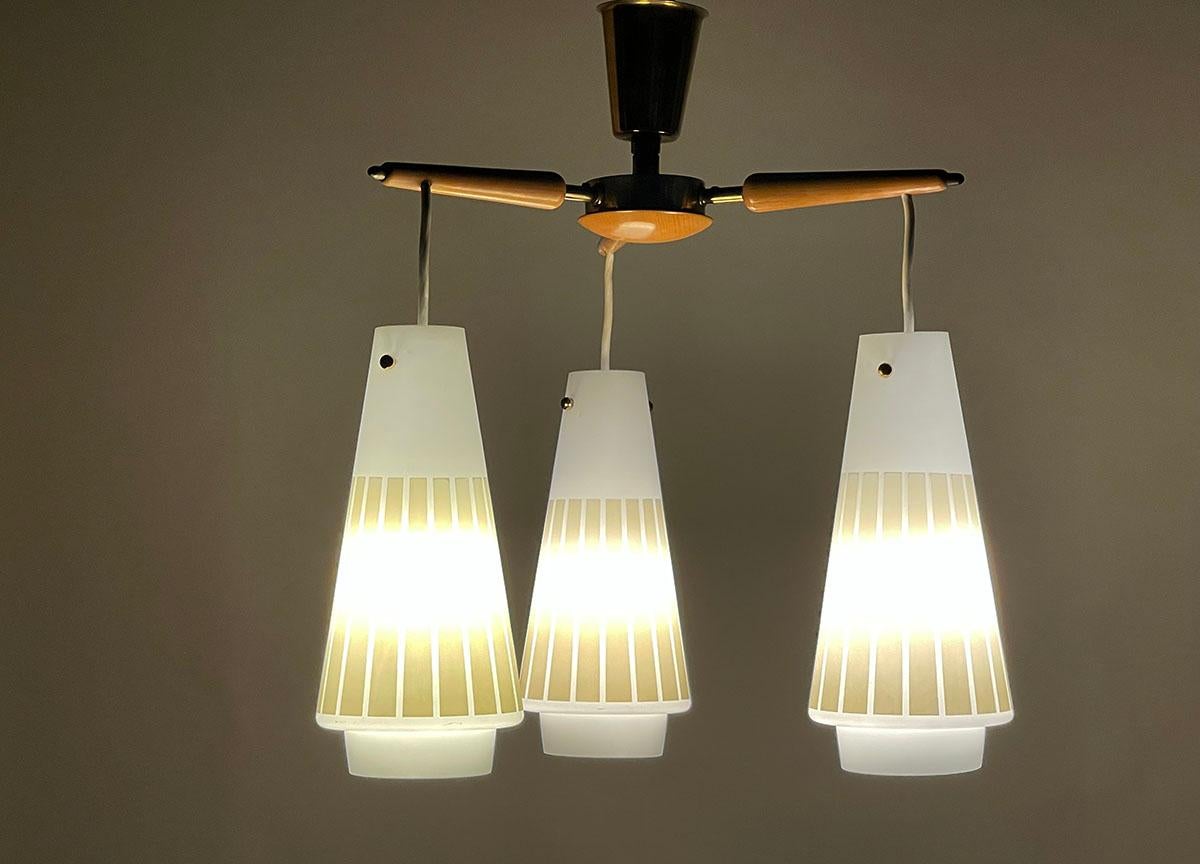 Vetro Lampada da soffitto della metà del XX secolo in vendita