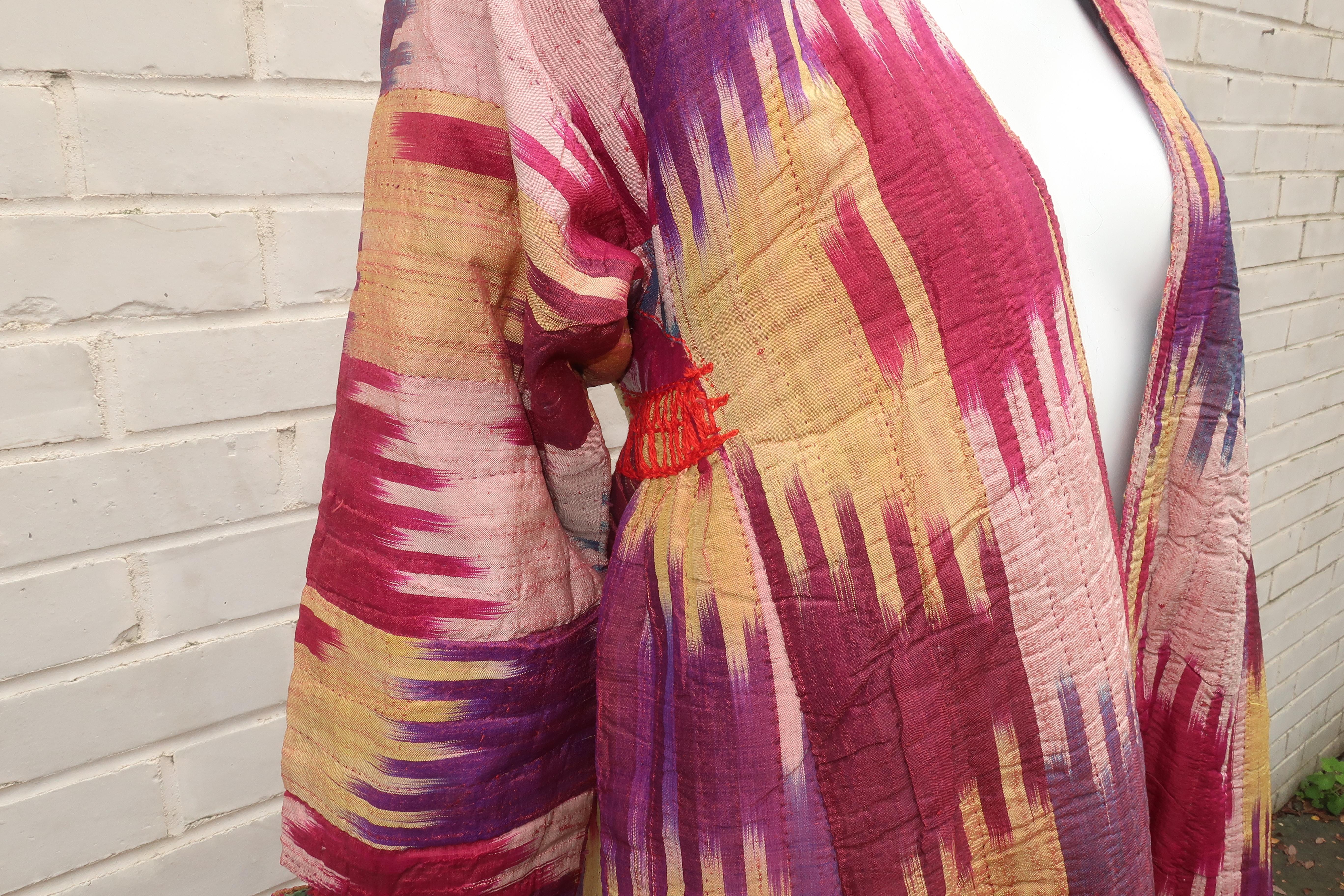 Mid 20th Century Central Asian Quilted Silk Ikat Chapan Robe Coat In Good Condition For Sale In Atlanta, GA
