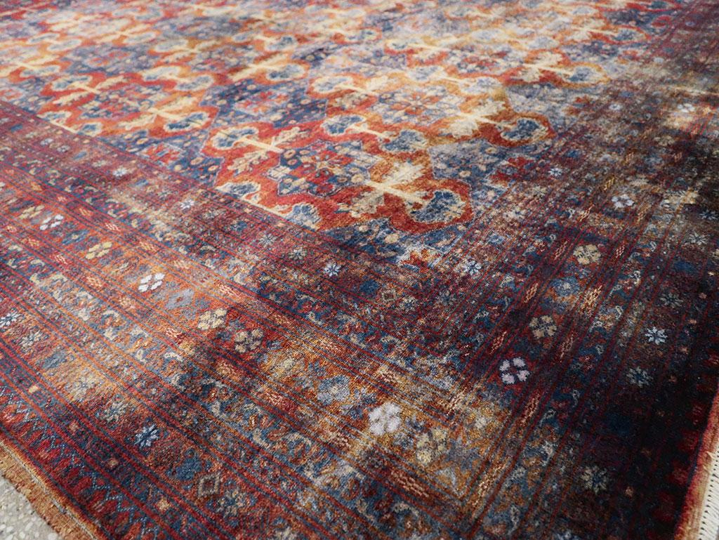 Tapis d'accent tribal en soie Turkoman d'Asie centrale du milieu du 20e siècle Excellent état - En vente à New York, NY