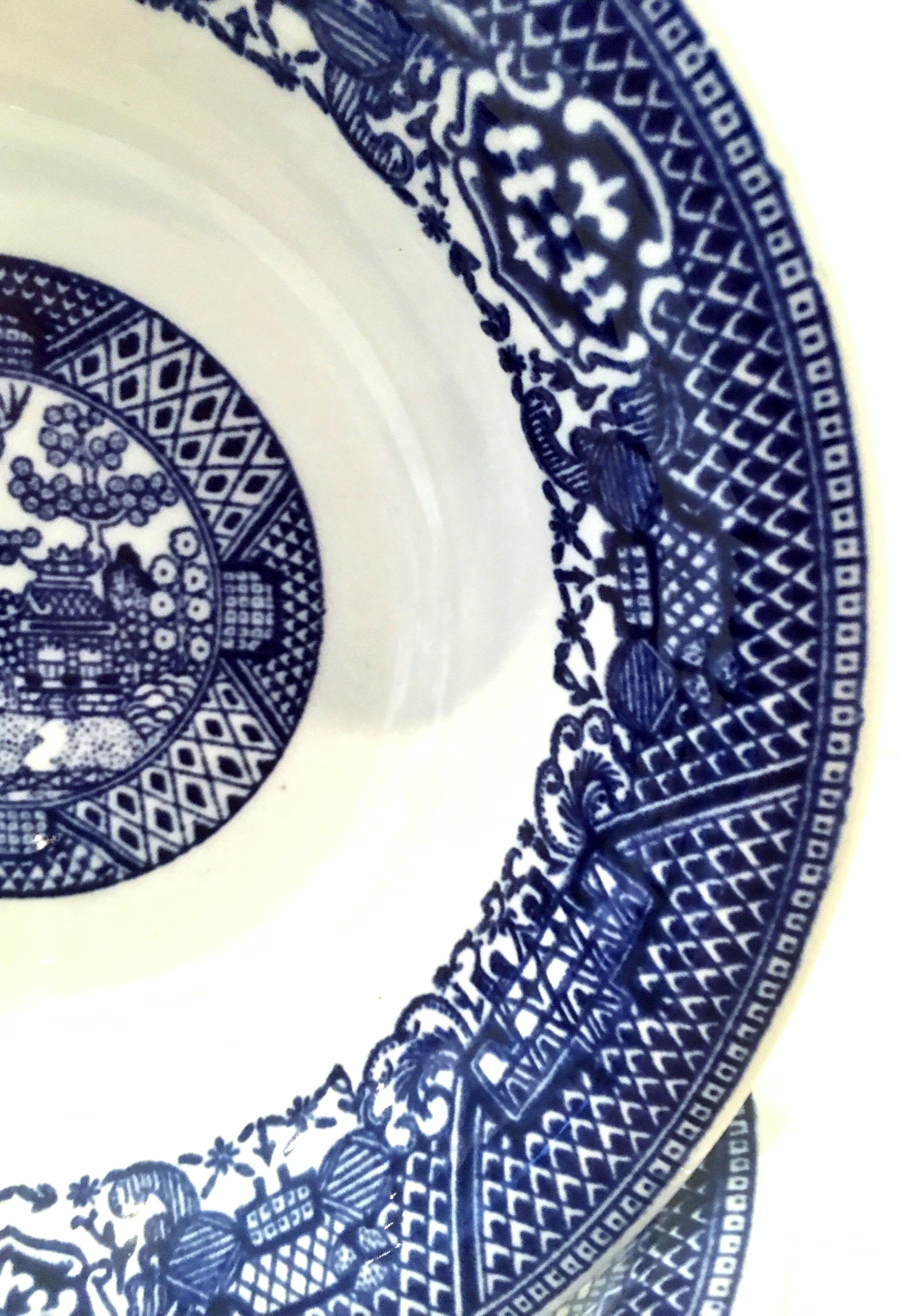 Mid-20th Century Ceramic Blue Willow Soup/Cereal Bowl, Set of 8 In Good Condition For Sale In West Palm Beach, FL