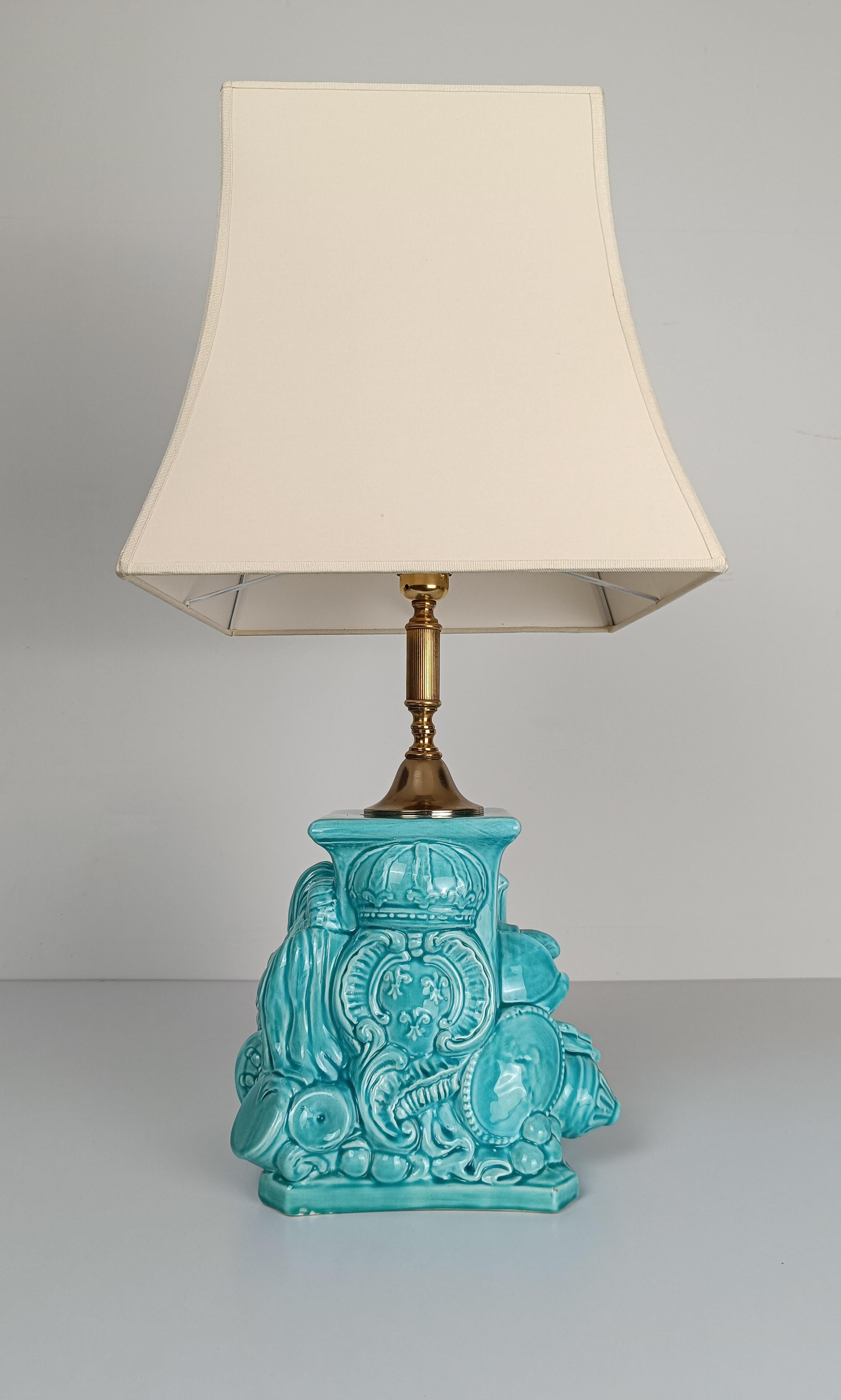 Mid 20th Century Ceramic Lamp Decorated with Italian Renaissance Arms and Armor For Sale 6