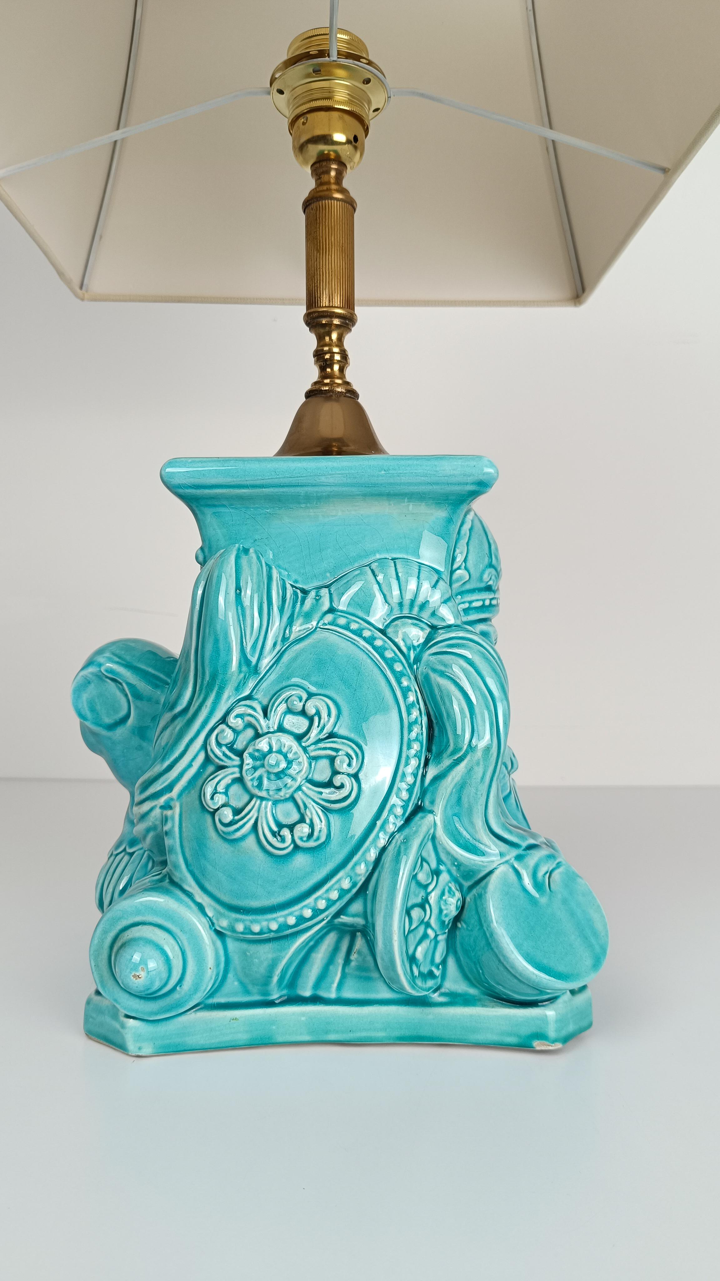 Mid 20th Century Ceramic Lamp Decorated with Italian Renaissance Arms and Armor For Sale 9