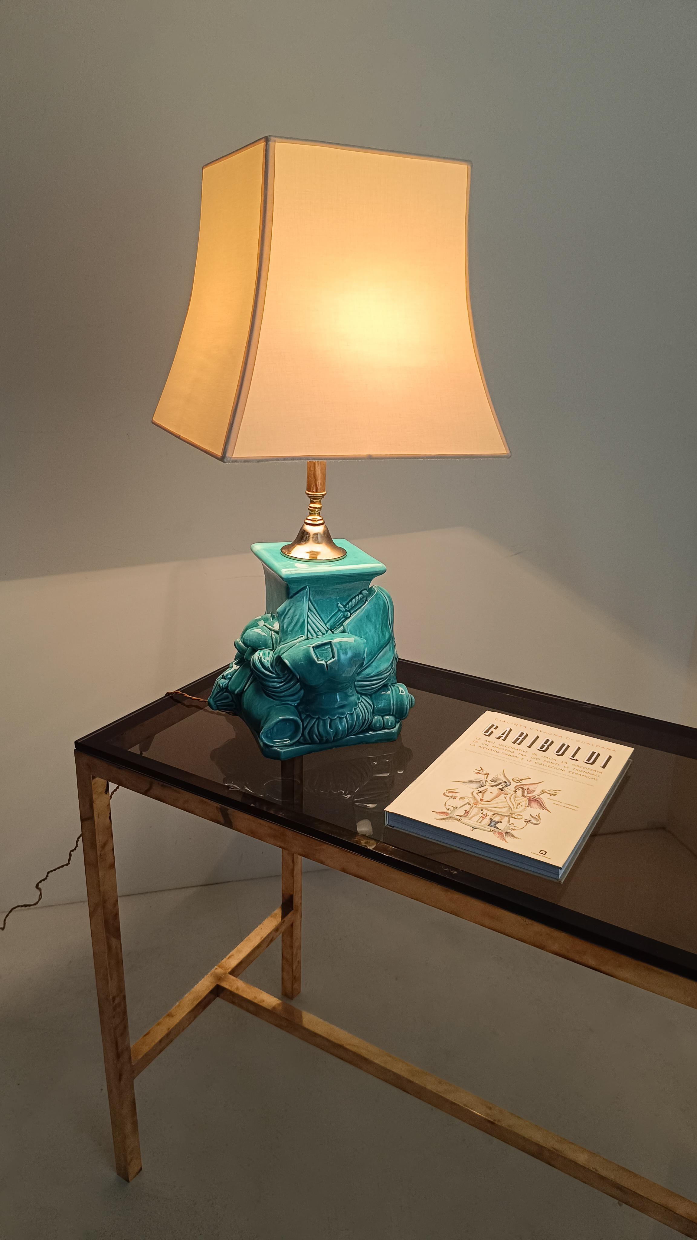 Mid 20th Century Ceramic Lamp Decorated with Italian Renaissance Arms and Armor For Sale 1