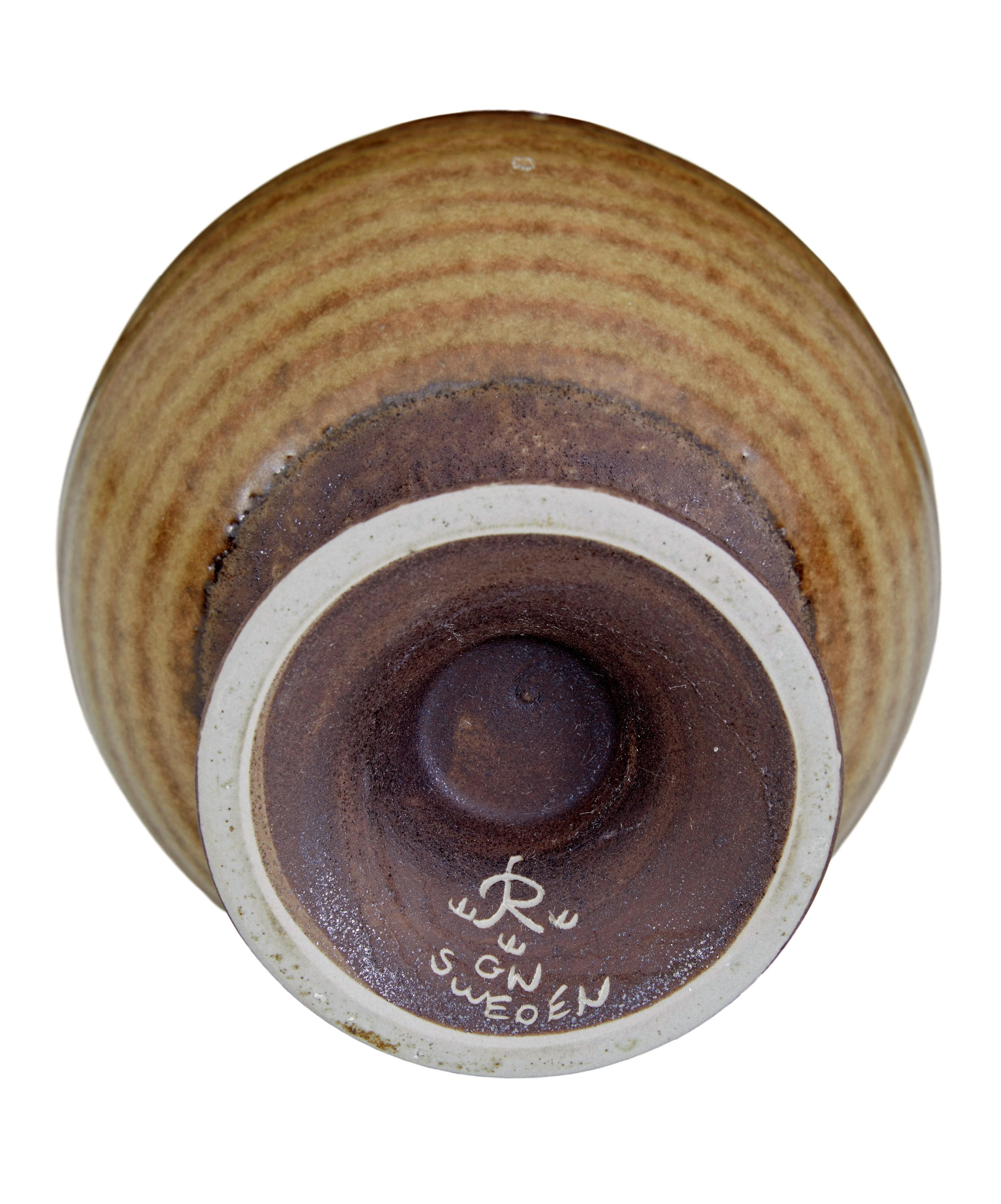 Mid 20th century ceramic pot by Gunnar Nylund of Rorstrand (Europäisch) im Angebot