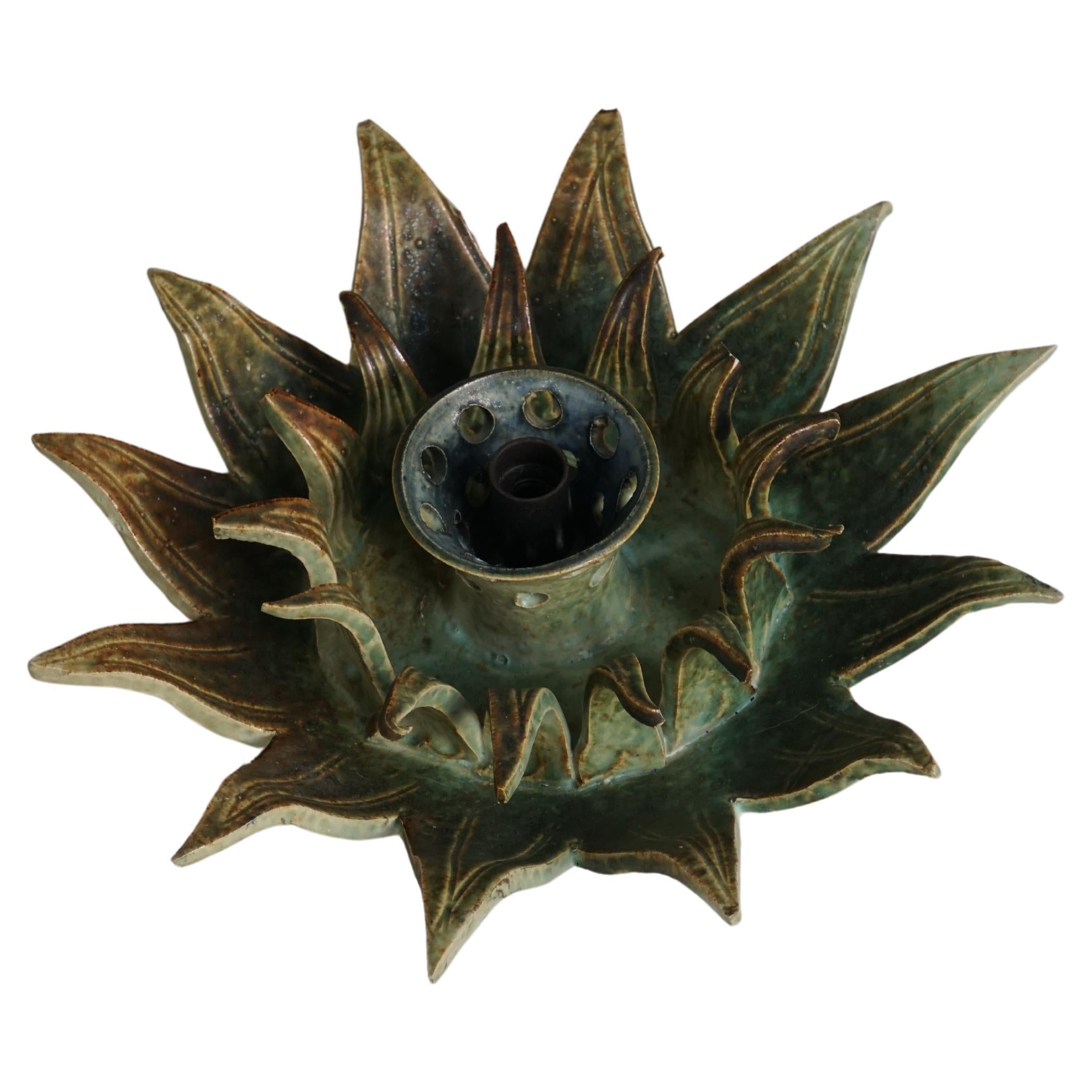 Mitte des 20. Jahrhunderts Keramik Sunburst Wandlampe oder dekorative Wand-Skulptur, 1960er Jahre im Angebot