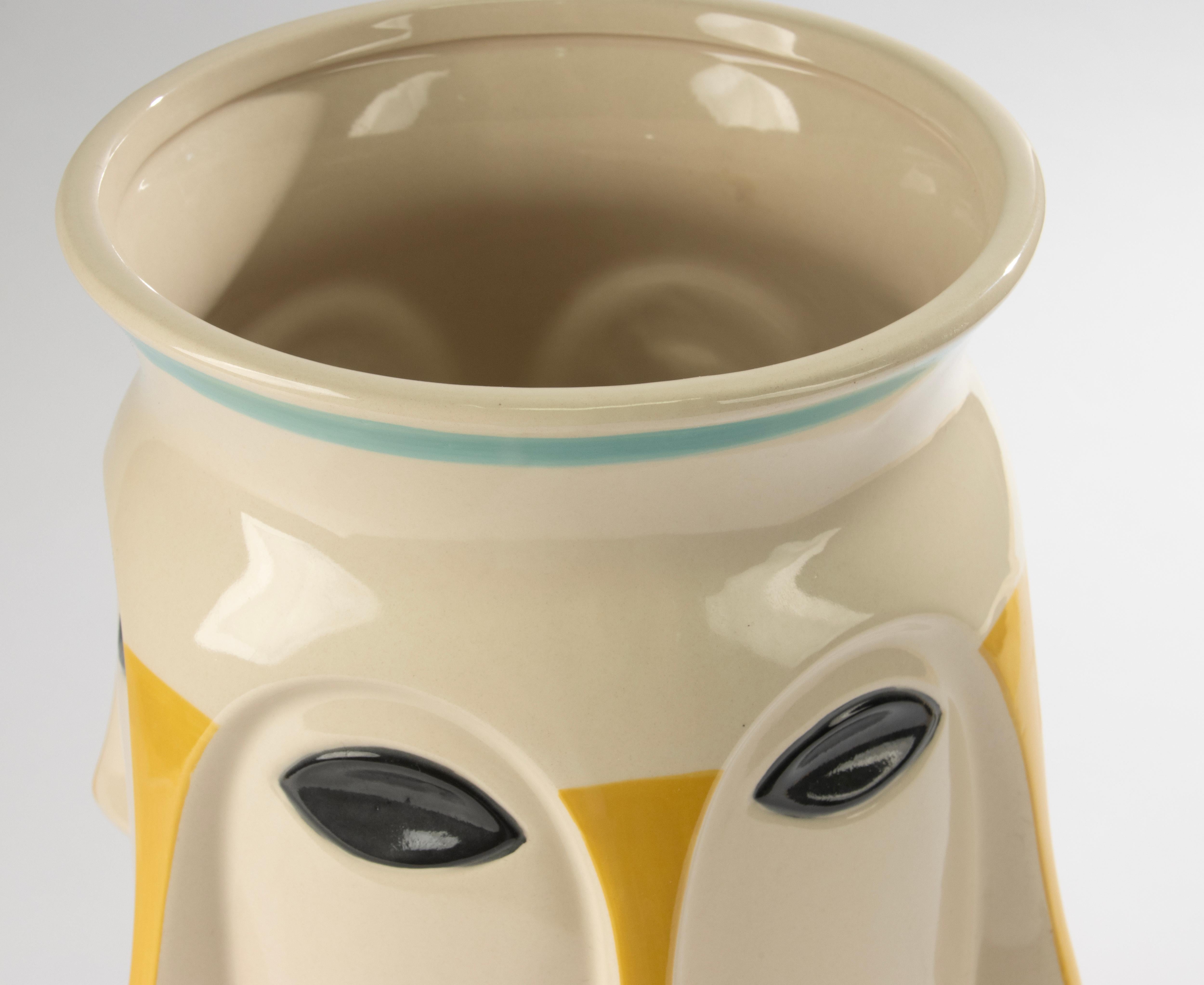 Vase en céramique du milieu du 20e siècle - Vallauris AM - Décoré à la main - Visages cubistes en vente 5