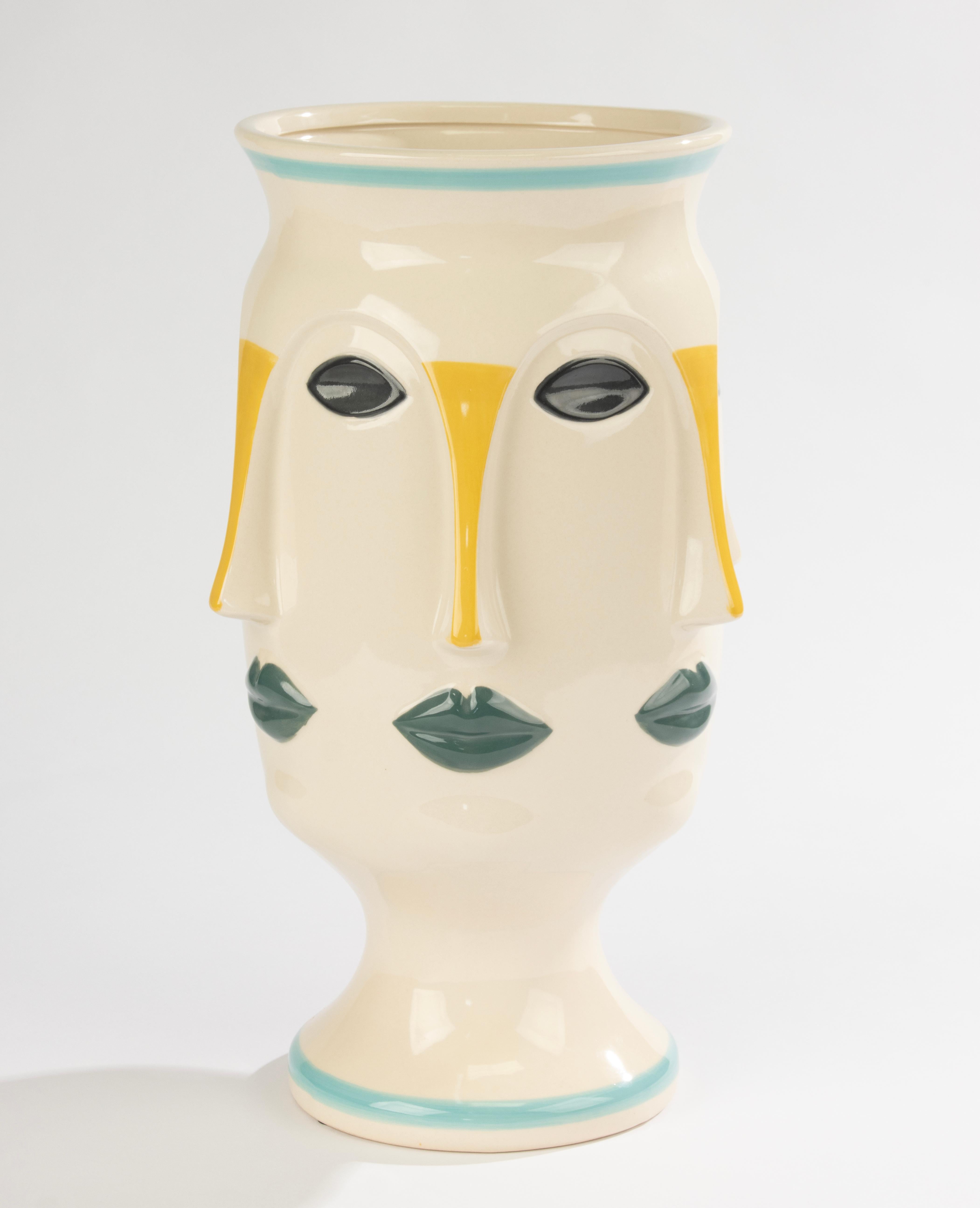 Milieu du XXe siècle Vase en céramique du milieu du 20e siècle - Vallauris AM - Décoré à la main - Visages cubistes en vente