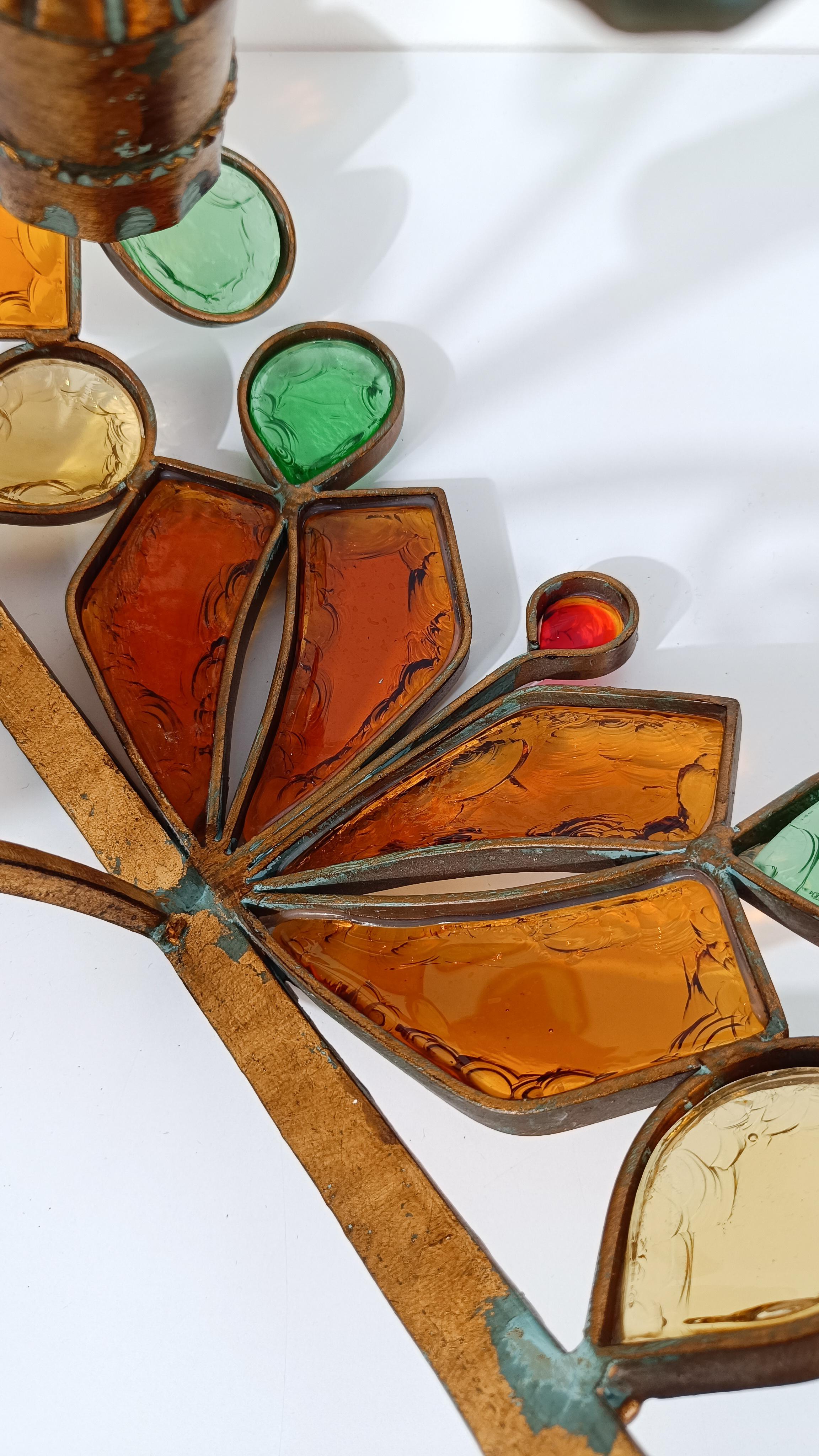 Lustre du milieu du XXe siècle en fer forgé doré et verre Hammer par LONGOBARD en vente 4