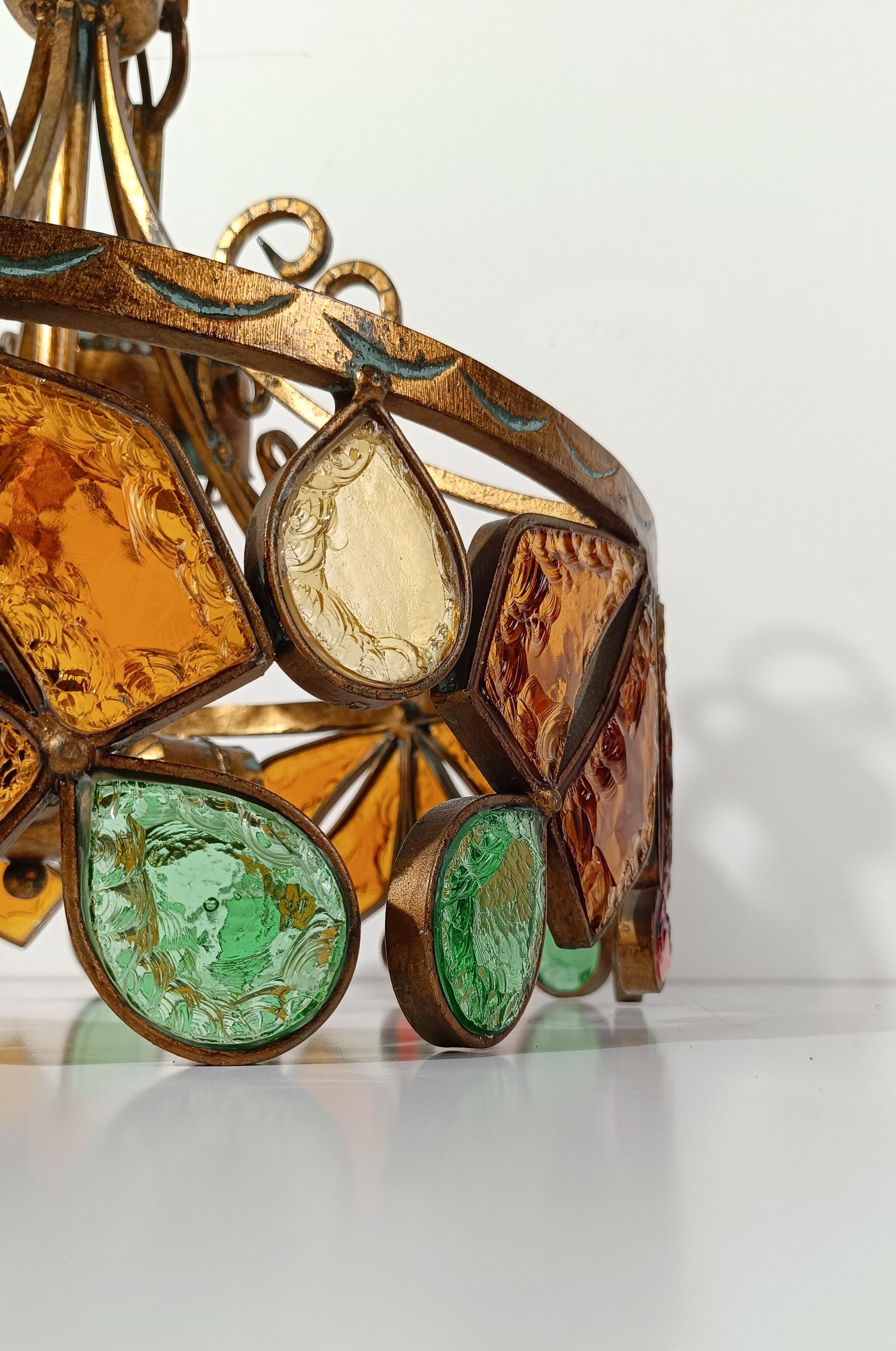 Lustre du milieu du XXe siècle en fer forgé doré et verre Hammer par LONGOBARD en vente 8