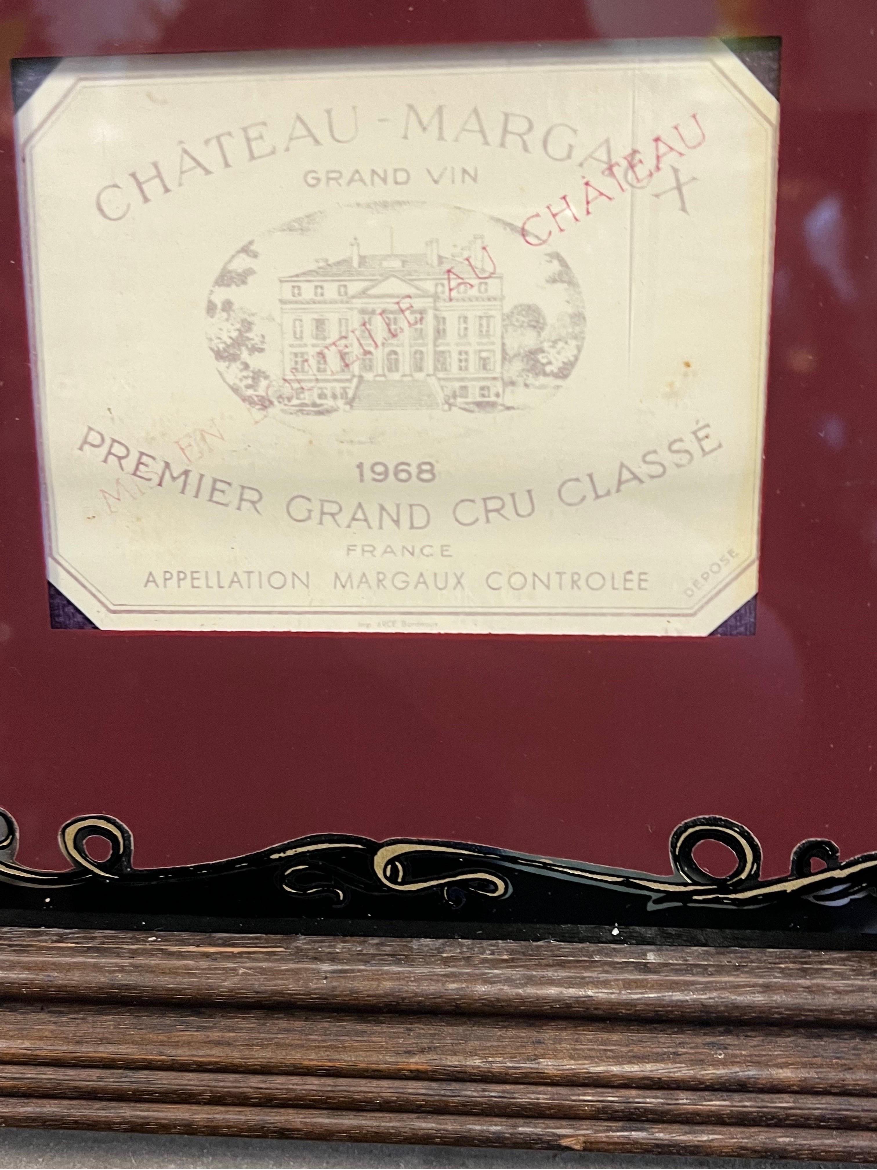Rare and special this quality mark / poster for restaurants that served / were allowed to serve the Chateau Margaux premier Grand Cru. With 