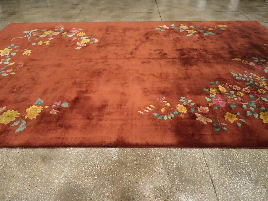 Mid-20th Century Chinese Art Deco Long Room Size Carpet In Excellent Condition For Sale In New York, NY