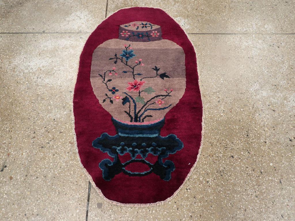 Mid-20th Century Chinese Art Deco Oval Throw Rugs In Excellent Condition For Sale In New York, NY