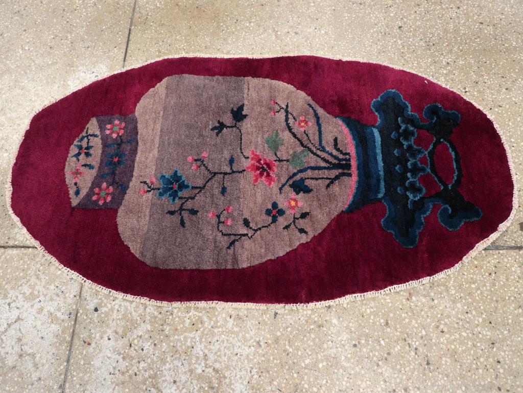 Mid-20th Century Chinese Art Deco Oval Throw Rugs For Sale 1
