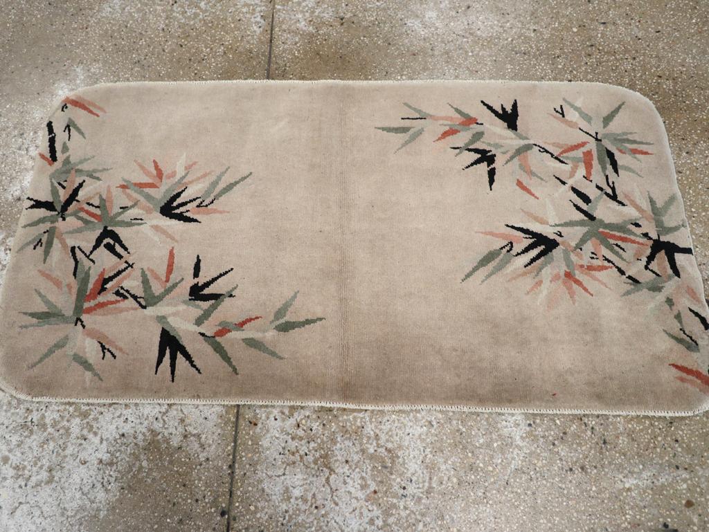 Mid-20th Century Chinese Art Deco throw rugs For Sale 8