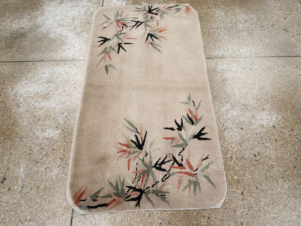 Mid-20th Century Chinese Art Deco throw rugs In Excellent Condition For Sale In New York, NY