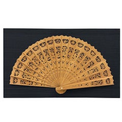 Mid-20th Century Chinese Boxwood Carved Decorative Fan
