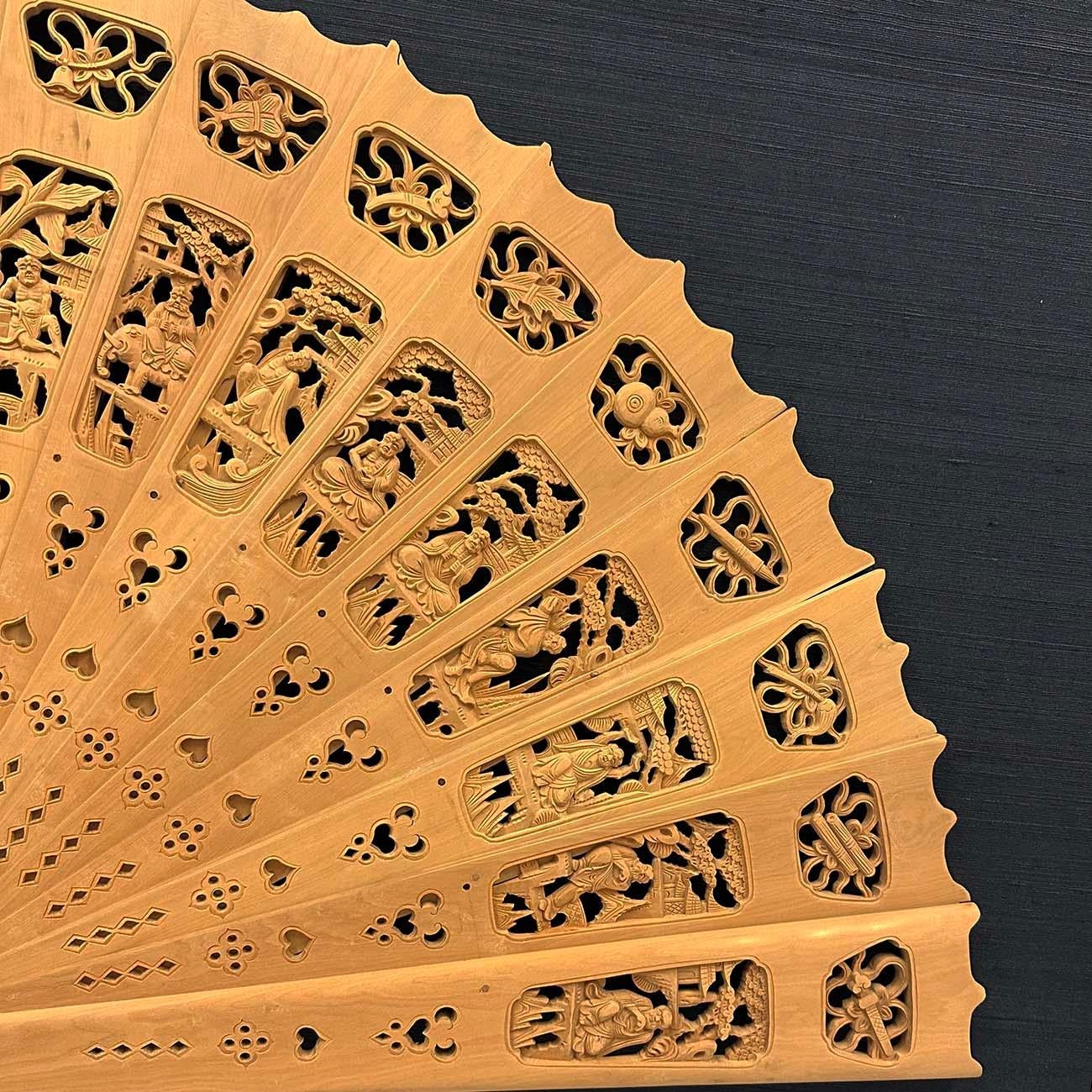 Mid-20th Century Chinese Boxwood Carved Decorative Fan For Sale 2