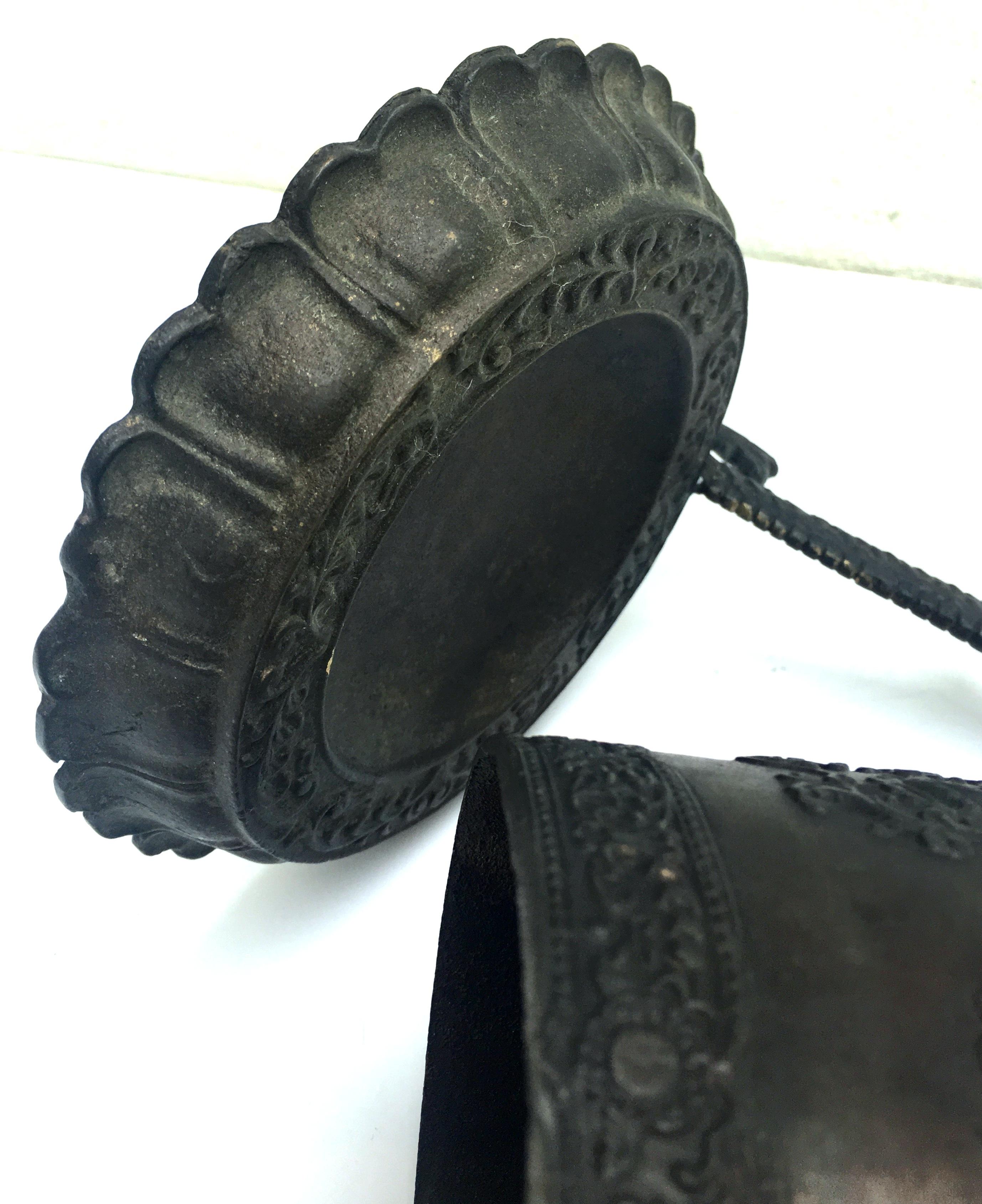 Mid-20th Century Chinese Bronze Sculptural Dragon Large Gong Bell 4
