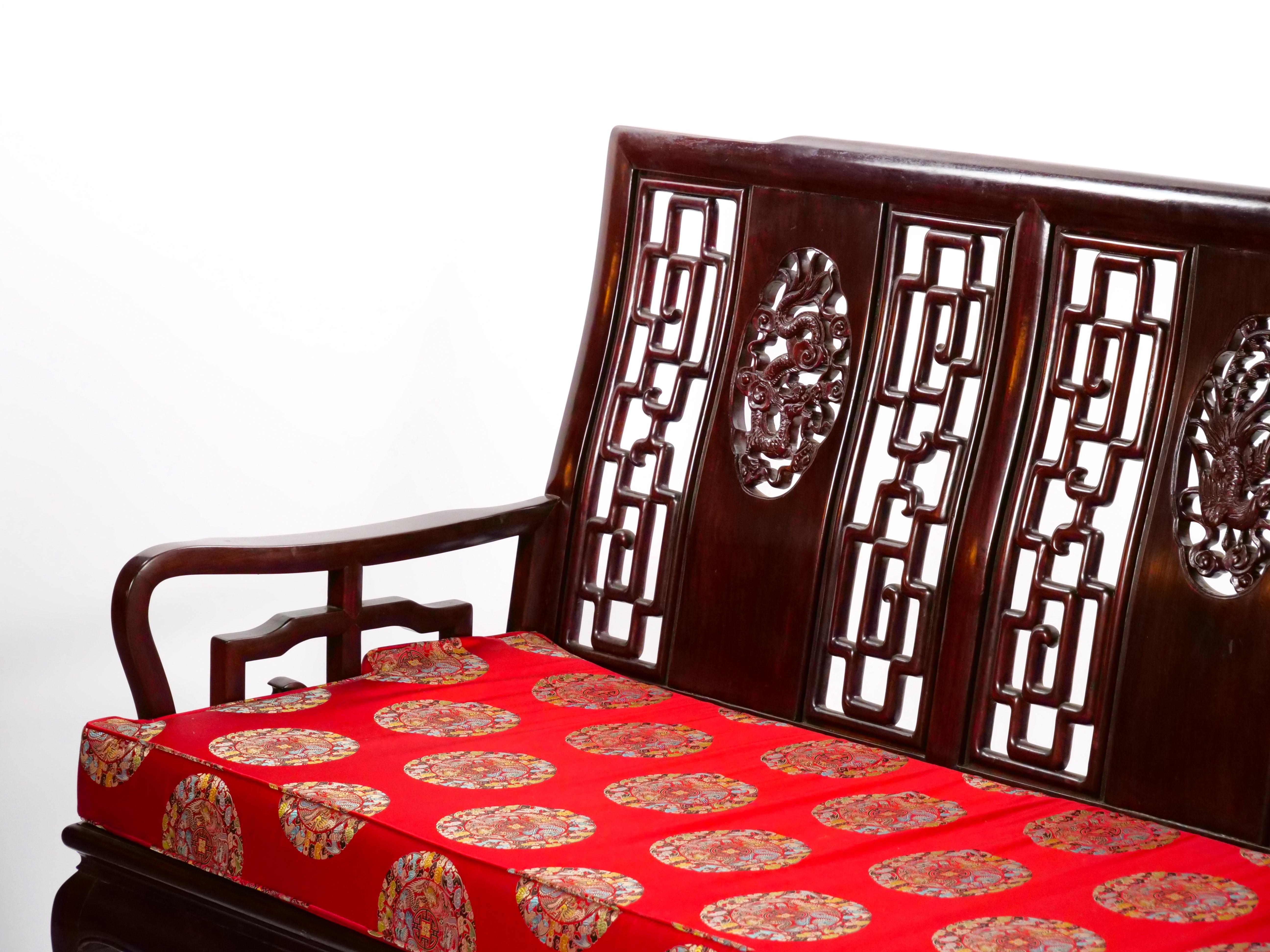 Banc long en palissandre chinois sculpté du milieu du 20e siècle, canapé en vente 3