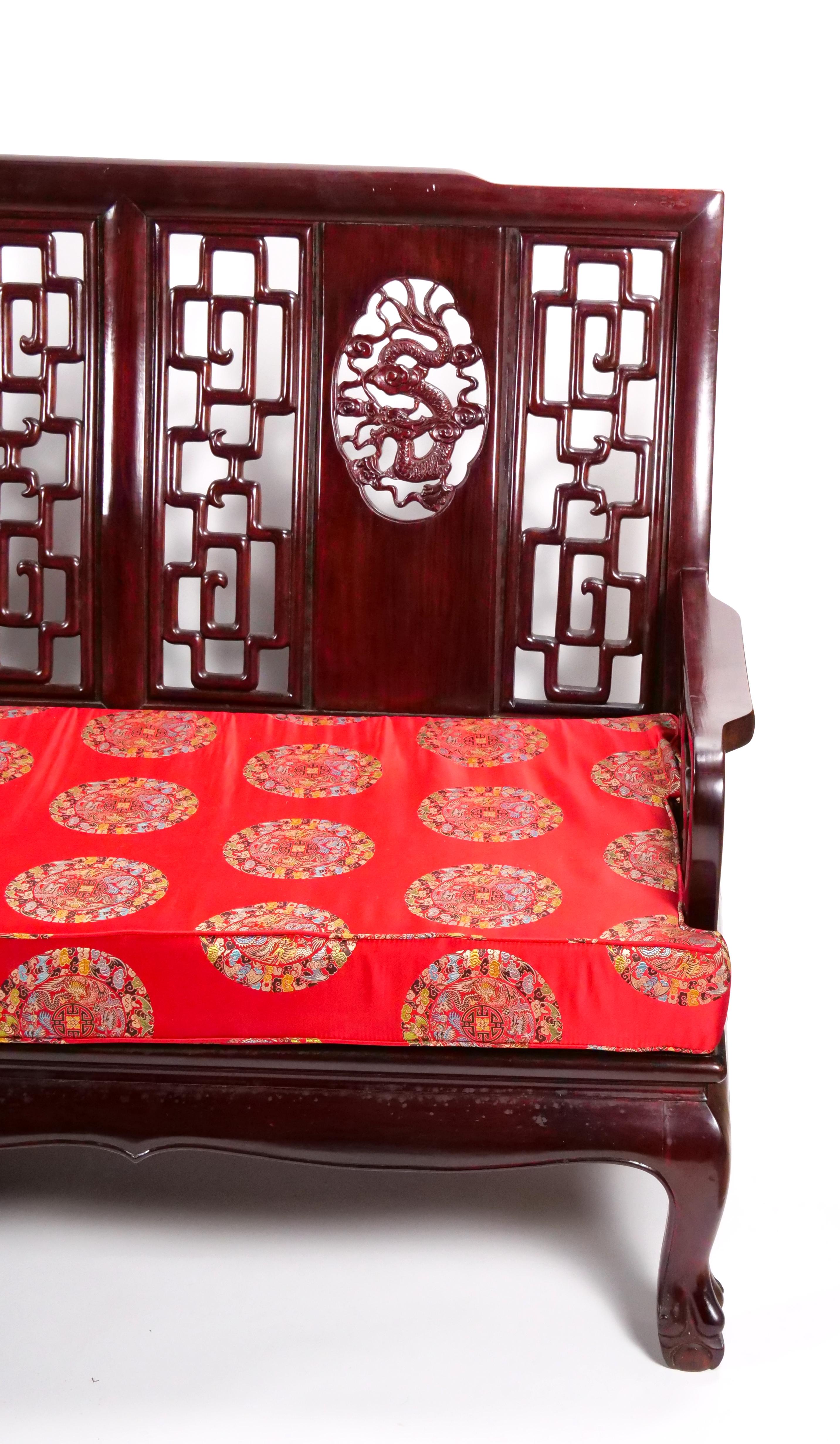 Chinois Banc long en palissandre chinois sculpté du milieu du 20e siècle, canapé en vente