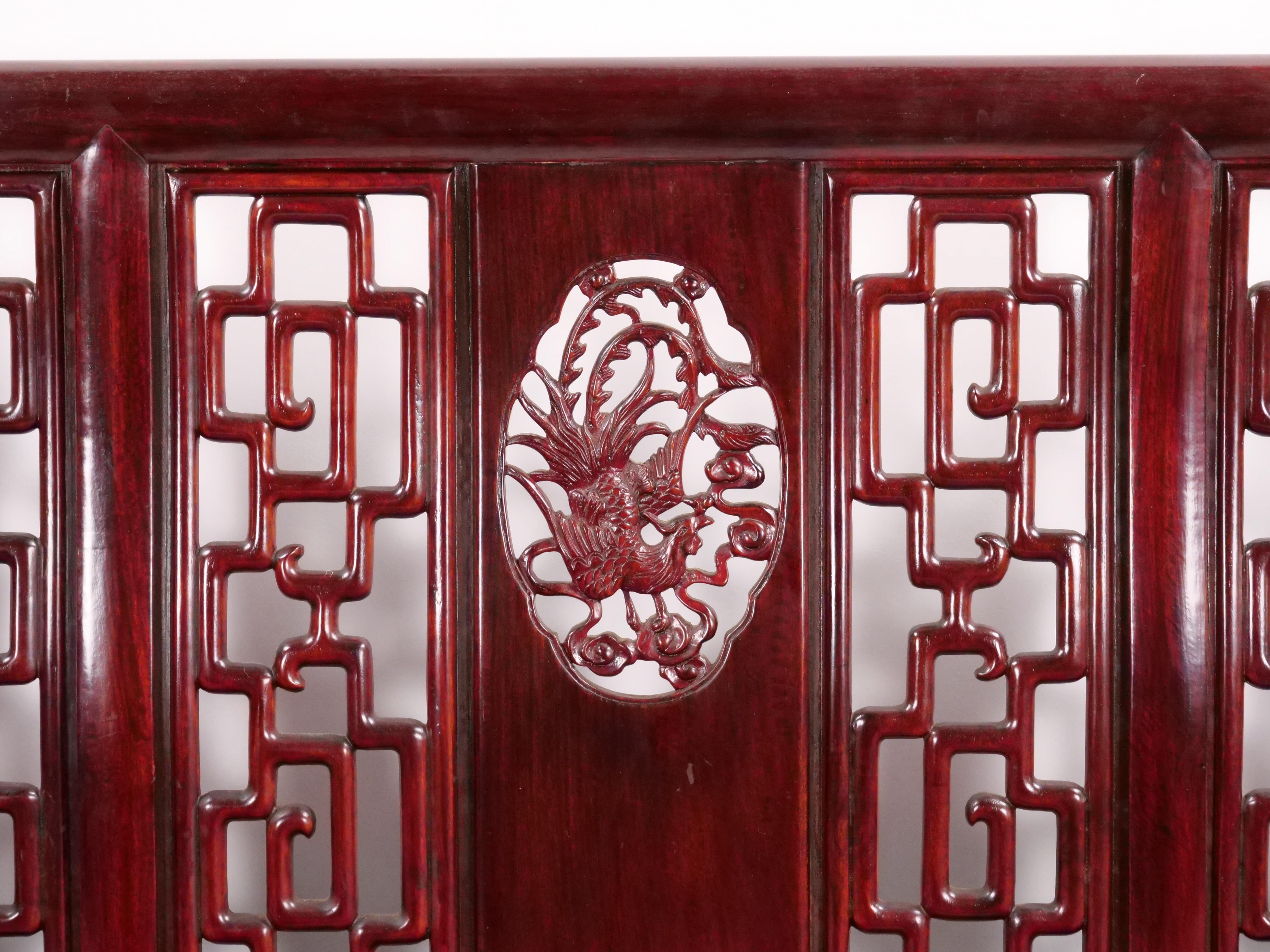Sculpté à la main Banc long en palissandre chinois sculpté du milieu du 20e siècle, canapé en vente