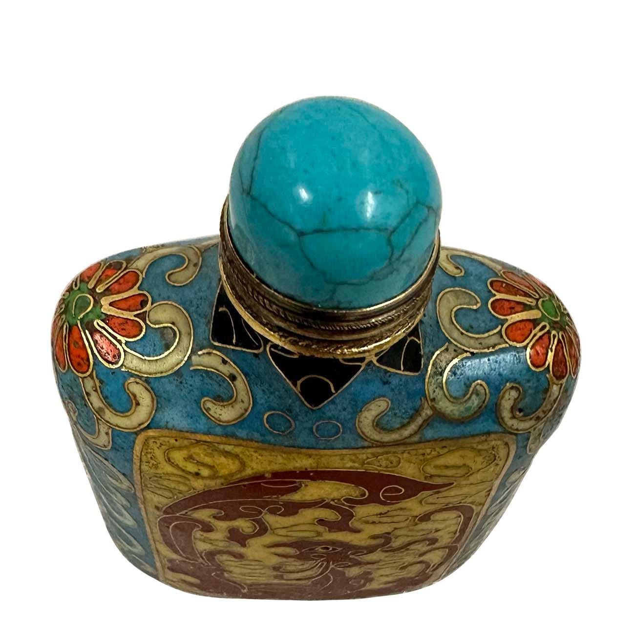 Rame Tabacchiera cinese di cloisonne della metà del XX secolo con cucchiaino in vendita