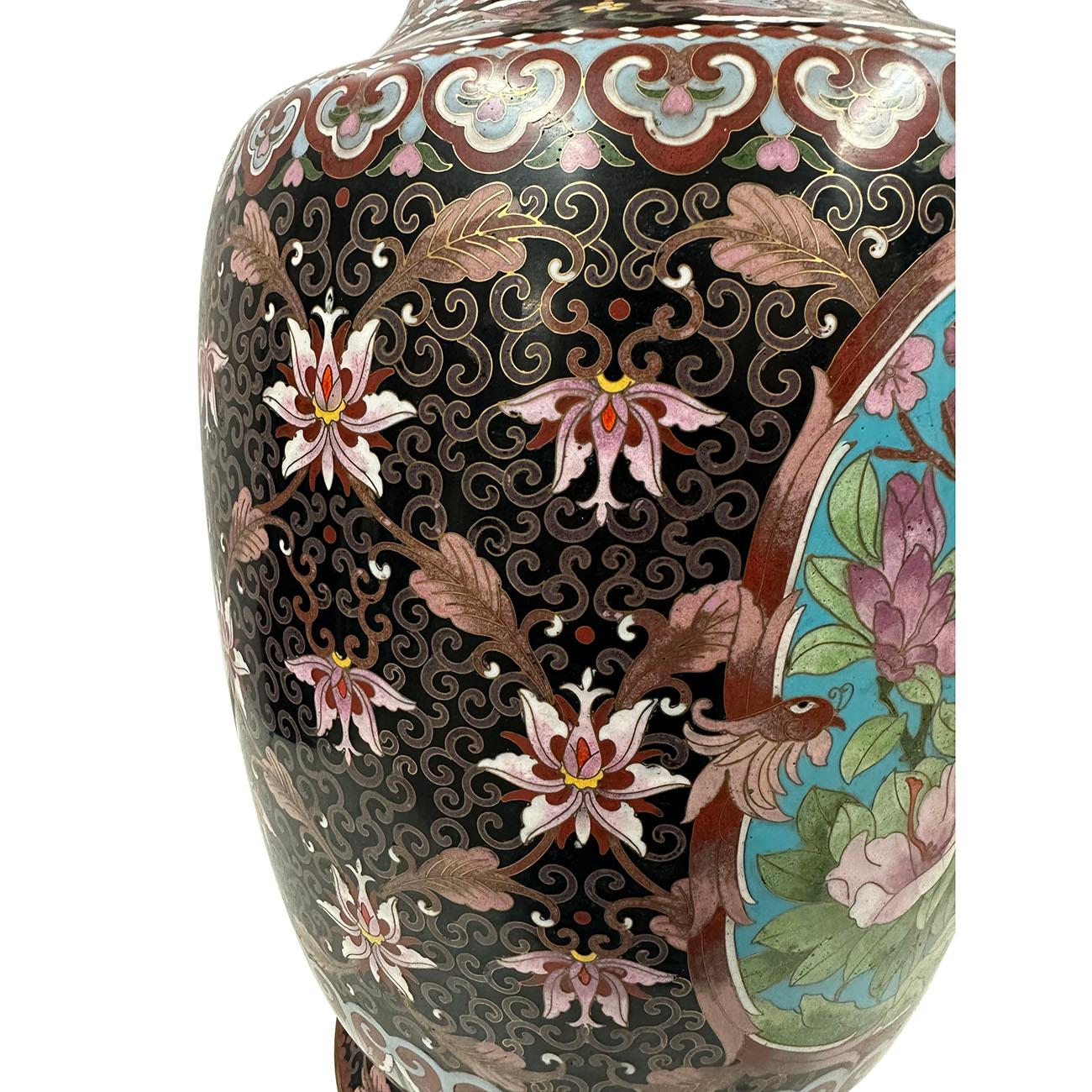 Vase en cloisonné chinois du milieu du 20e siècle en vente 2