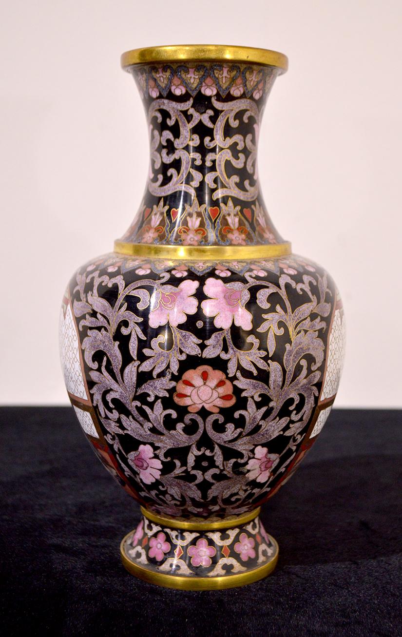 Mid-20th Century Chinese Cloisonné Vase In Excellent Condition For Sale In CILAVEGNA, IT