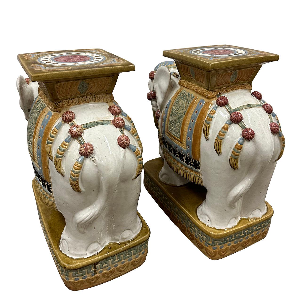 Mitte des 20. Jahrhunderts Chinesisch gefärbt Glasur Keramik Elefant Garten Sitz / Pflanze Stand im Angebot 6