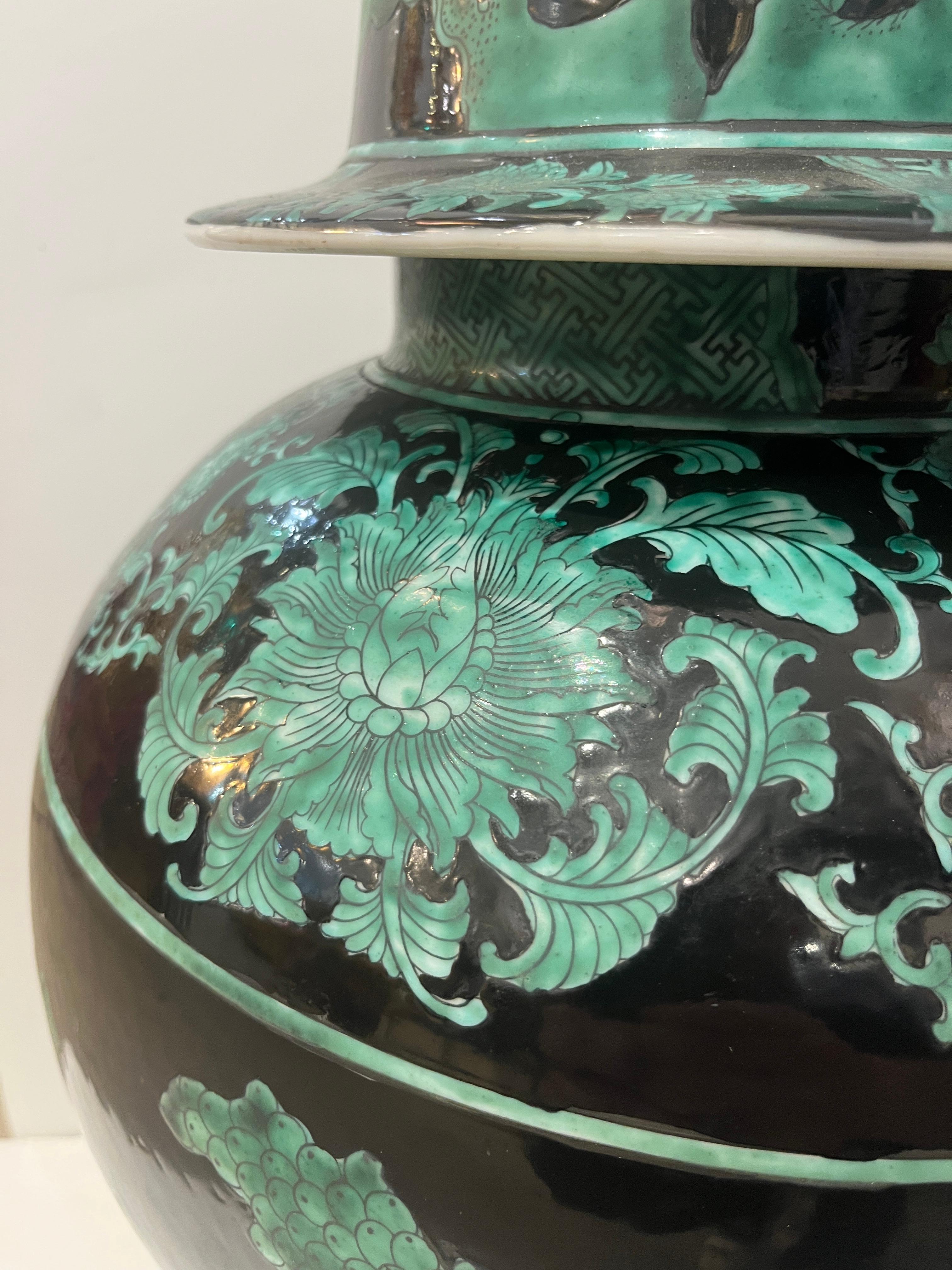 Mid-20th Century Chinese Export Black Green Tall Baluster Ginger Jar with Cover For Sale 1