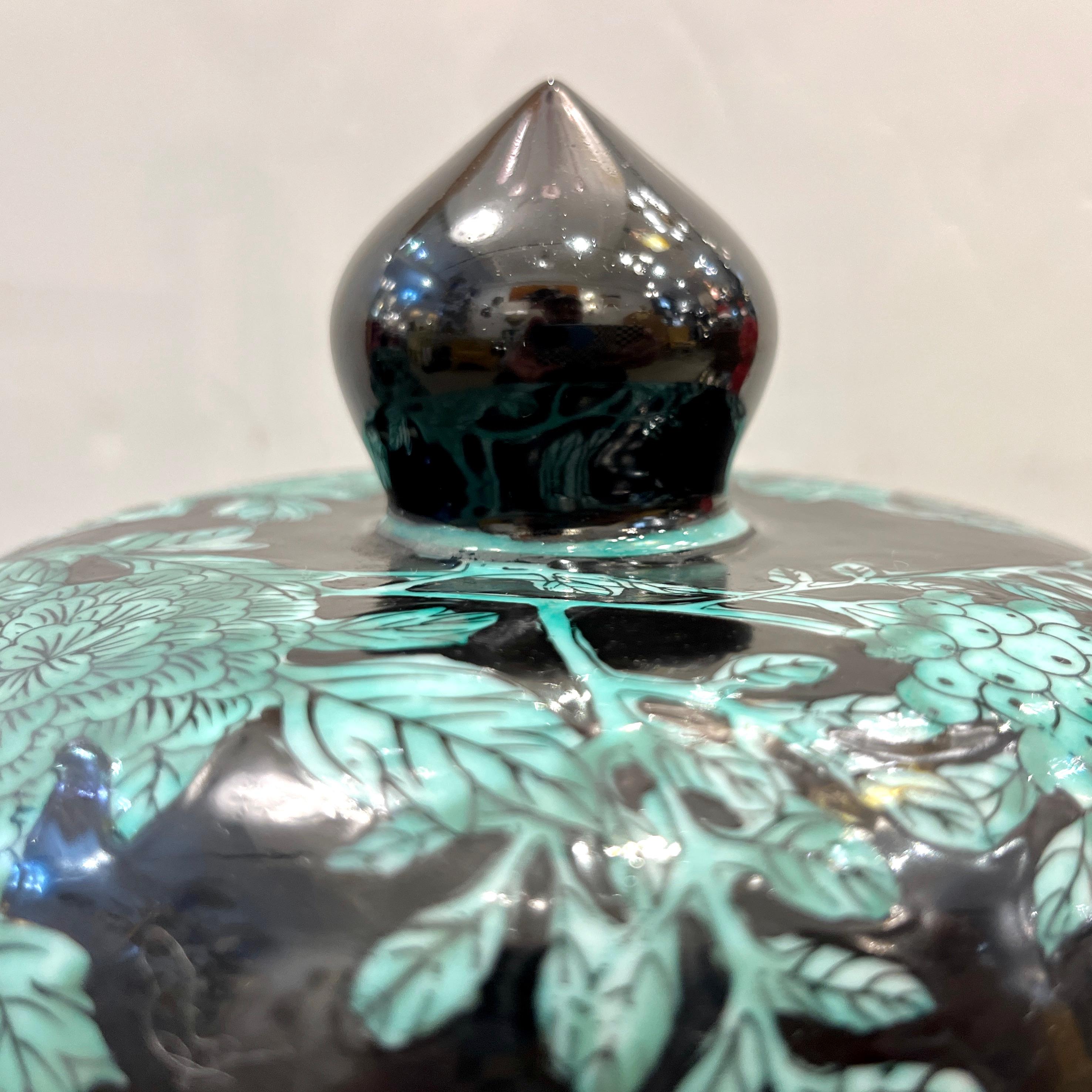 Mid-20th Century Chinese Export Black Green Tall Baluster Ginger Jar with Cover For Sale 4