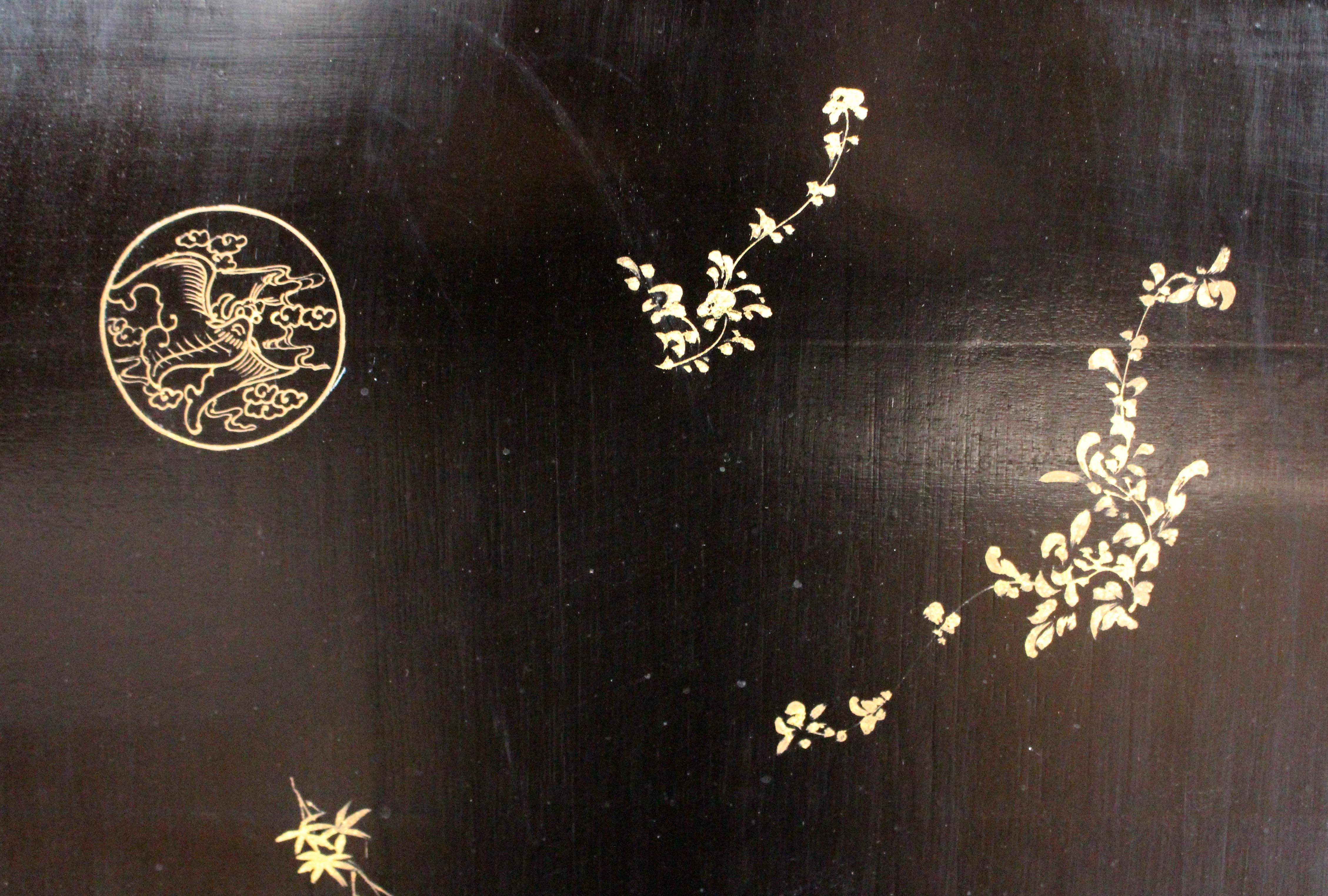 Wood Mid-20th Century Chinese Export Lacquered Fire Screen