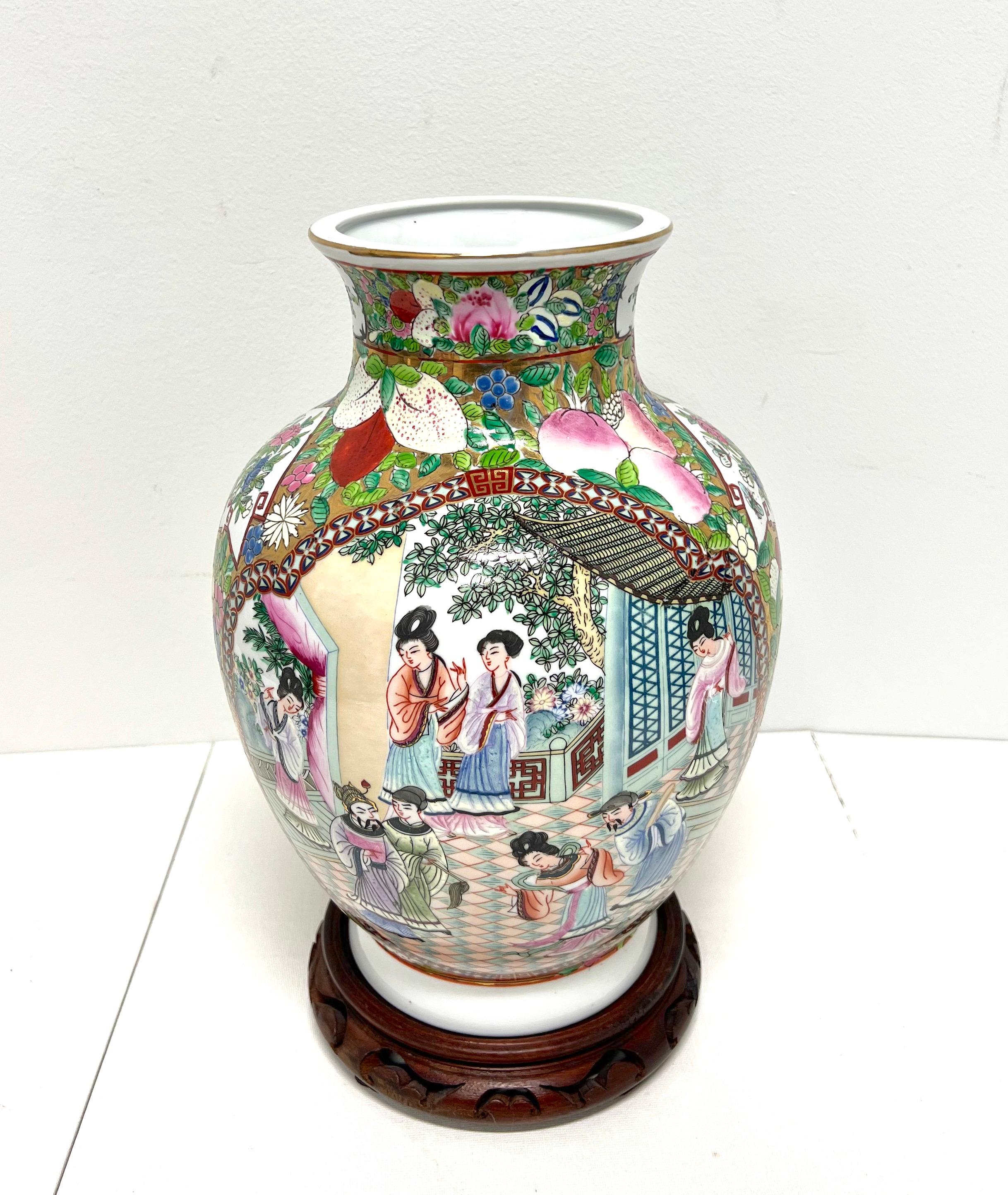 Mid 20th Century Chinese Export Porcelain Hand Painted Vase on Stand In Good Condition For Sale In Charlotte, NC