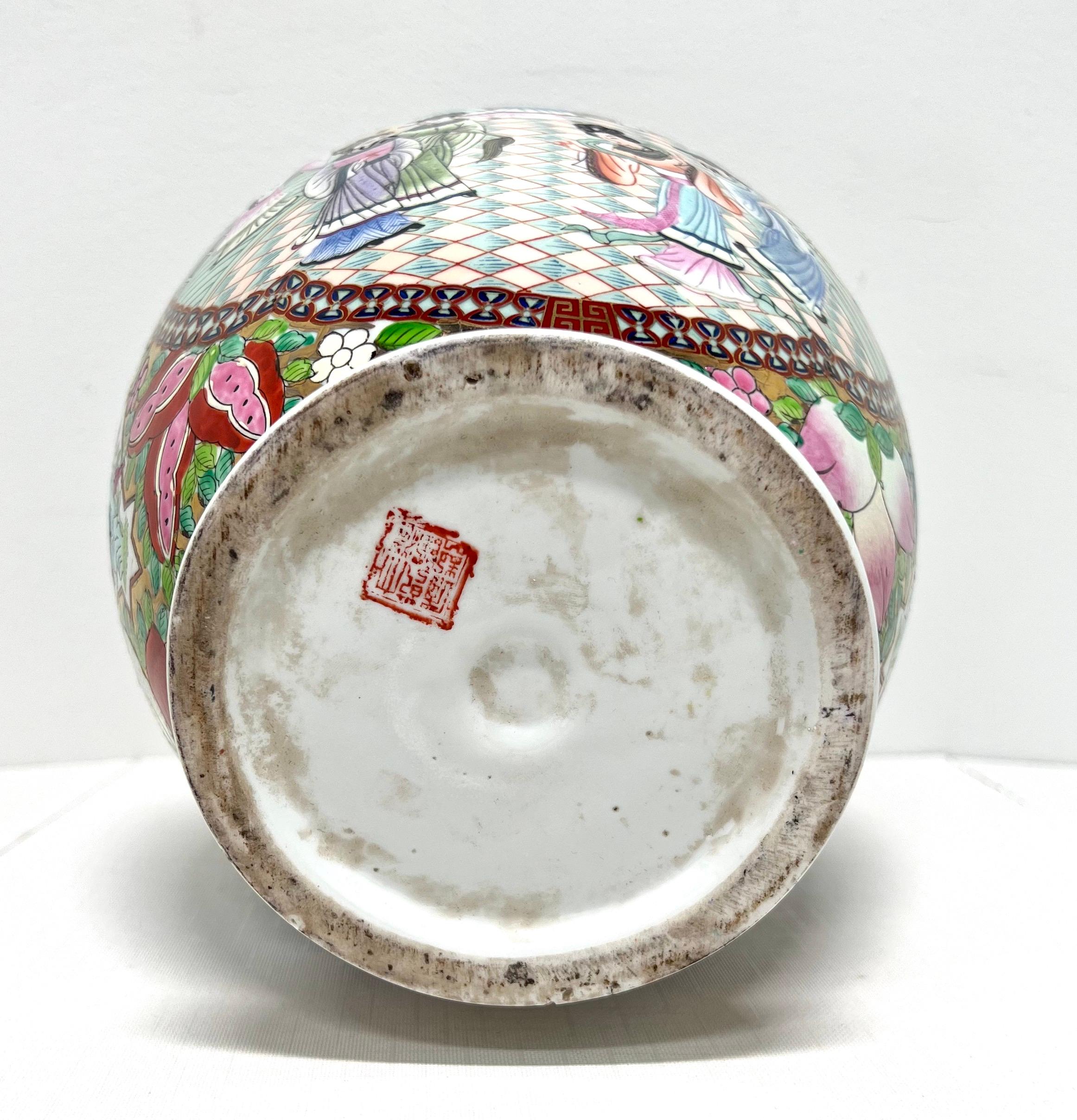 Mitte des 20. Jahrhunderts Chinesisch Export Porzellan Hand gemalt Vase auf Stand 1