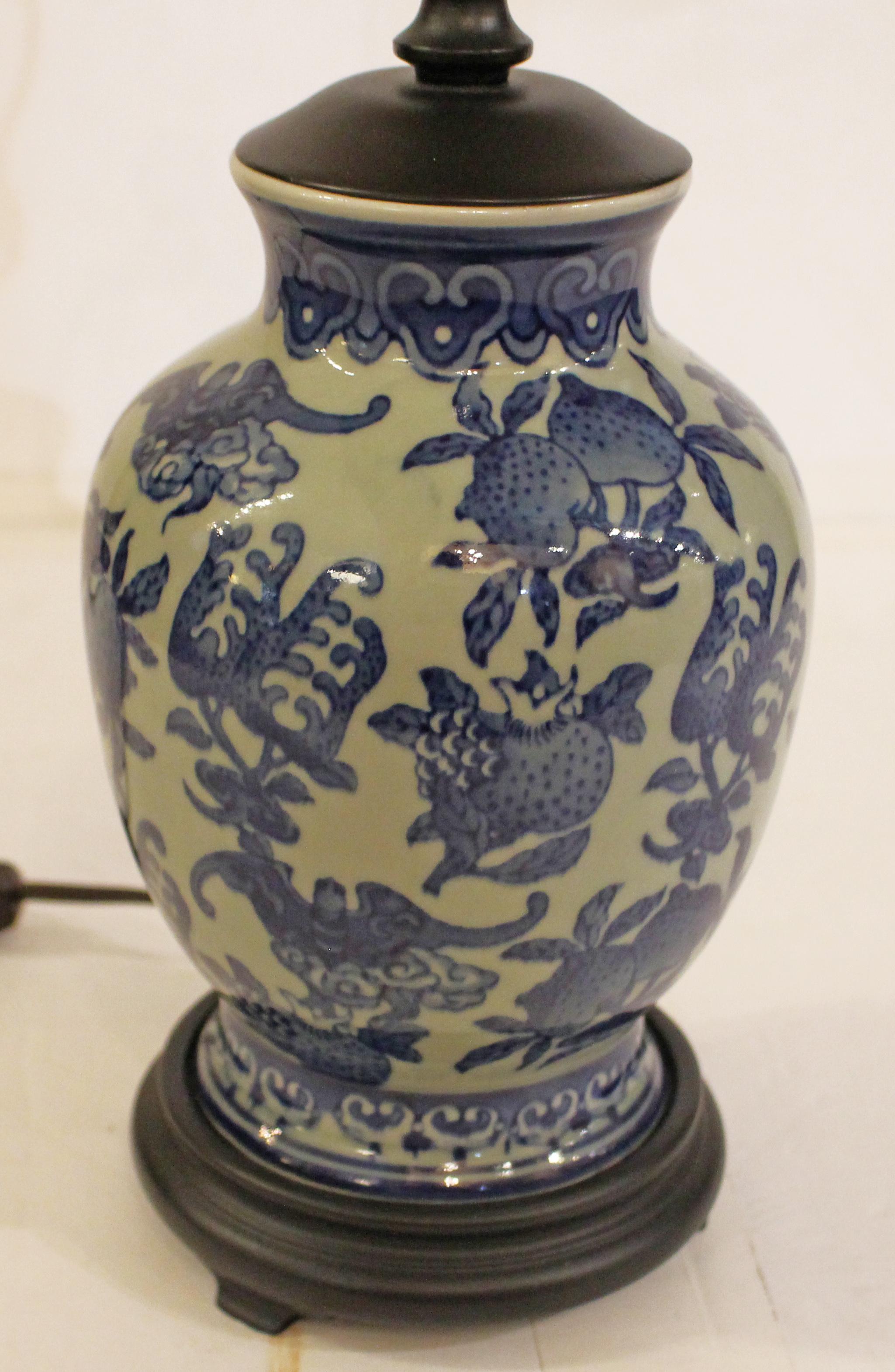 Mid-20th Century Chinese Export Porcelain Vase Mounted as Lamp For Sale 1