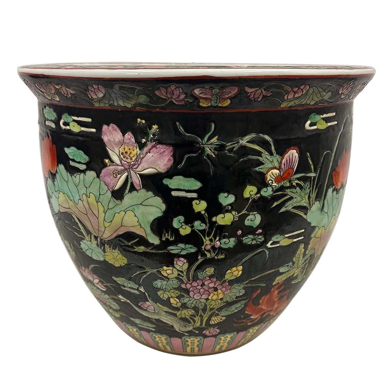 Porcelaine Bracelet/plante chinois Famille Noire en porcelaine du milieu du 20e siècle en vente