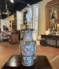 Mid-20th Century Chinese Famille Rose Porcelain Vase Table Lamp